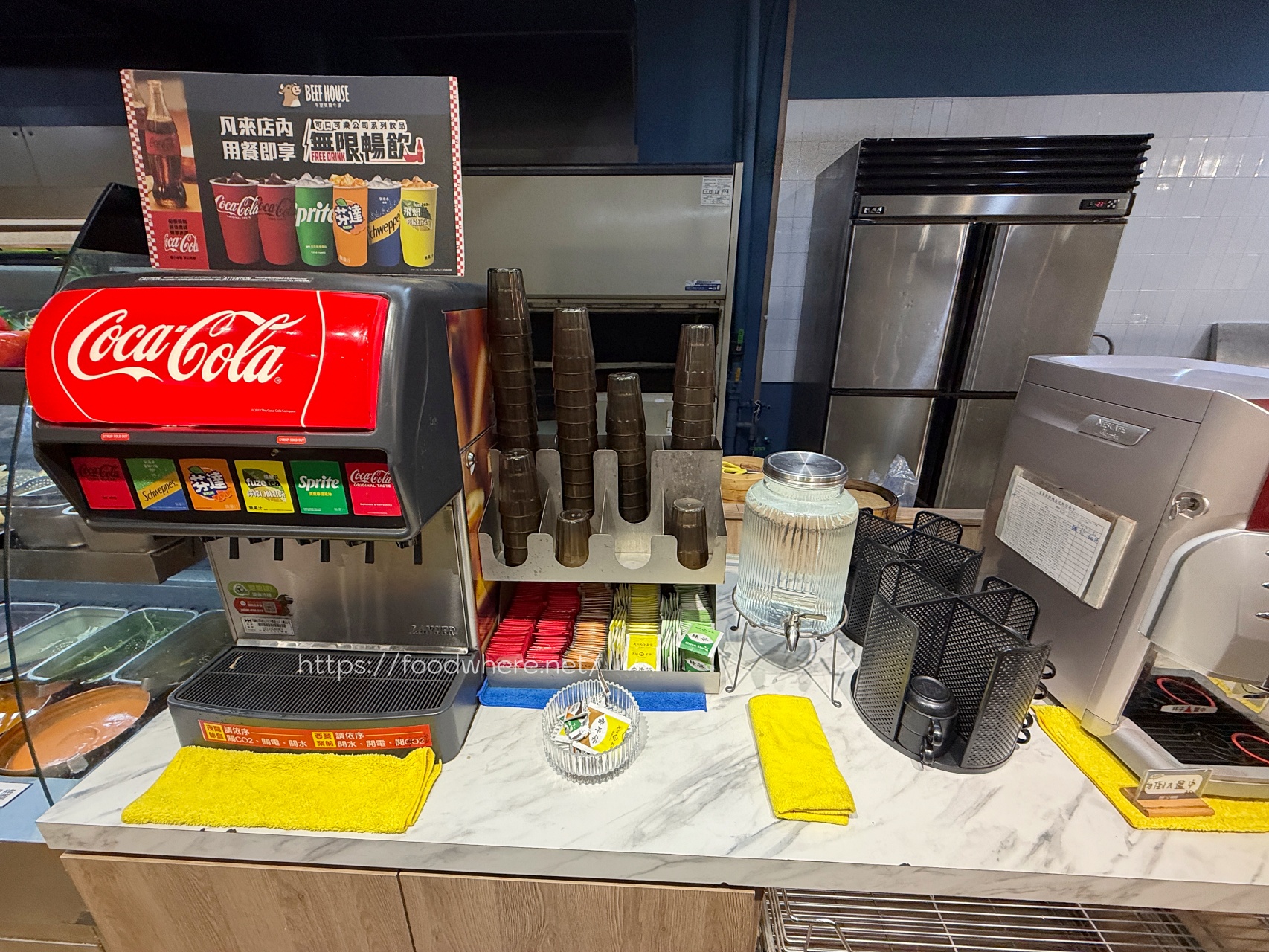 太浮誇！《牛室炙燒牛排》(自由店)自助吧吃到飽！現做Pizza、麻辣鴨血、港點樣樣有，排餐還沒上就飽一輪！七週年優惠必衝！ @高雄美食底對