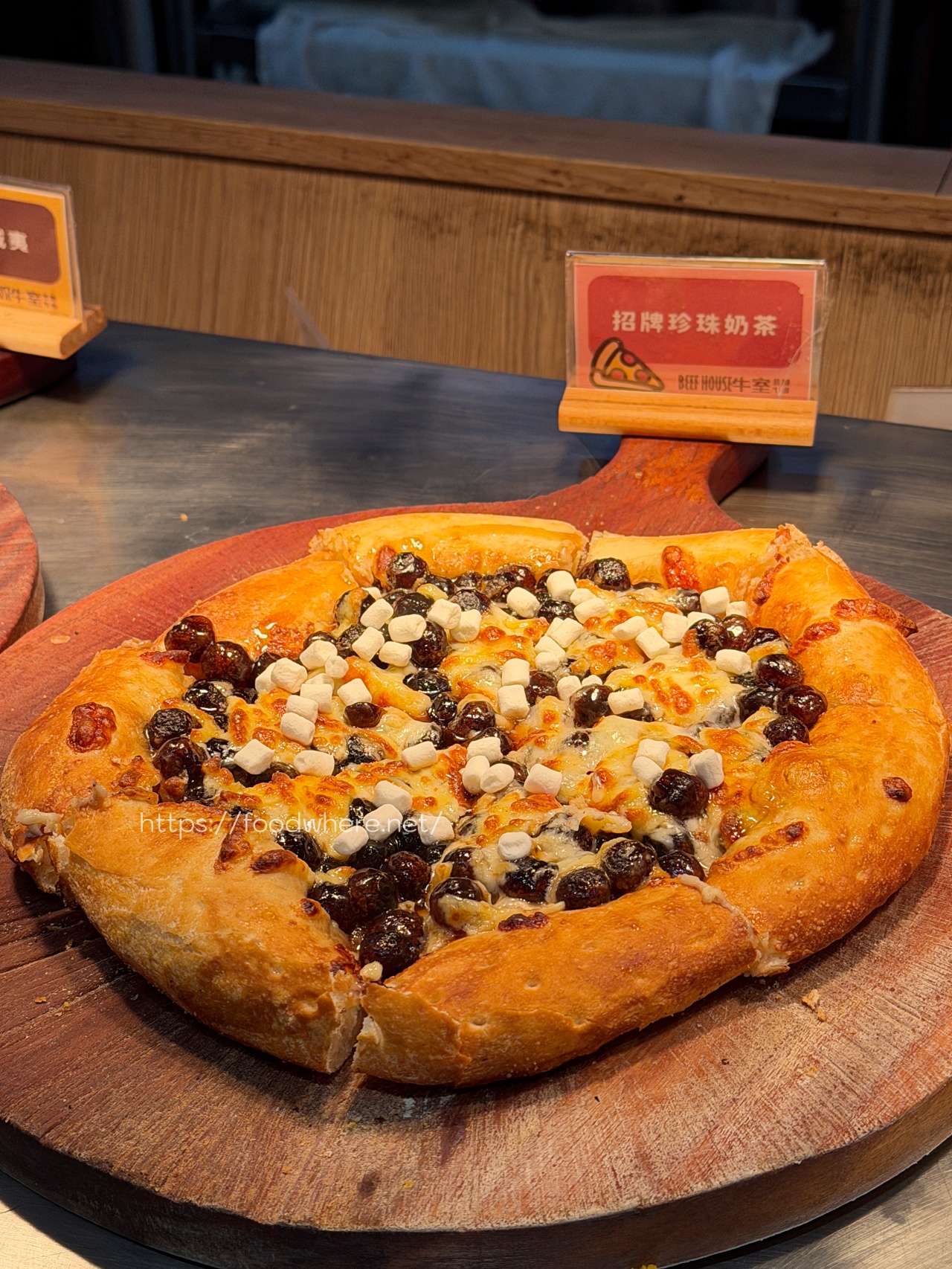 太浮誇！《牛室炙燒牛排》(自由店)自助吧吃到飽！現做Pizza、麻辣鴨血、港點樣樣有，排餐還沒上就飽一輪！七週年優惠必衝！ @高雄美食底對