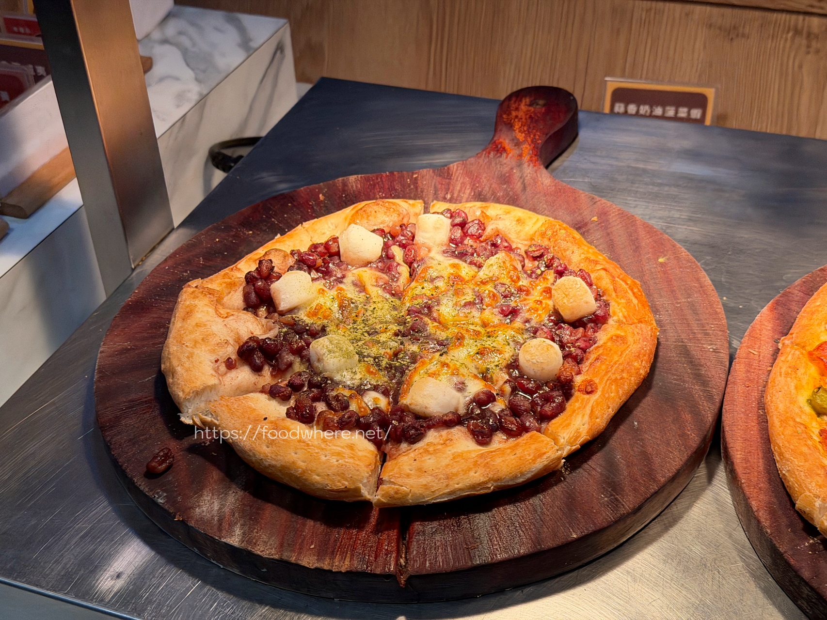 太浮誇！《牛室炙燒牛排》(自由店)自助吧吃到飽！現做Pizza、麻辣鴨血、港點樣樣有，排餐還沒上就飽一輪！七週年優惠必衝！ @高雄美食底對