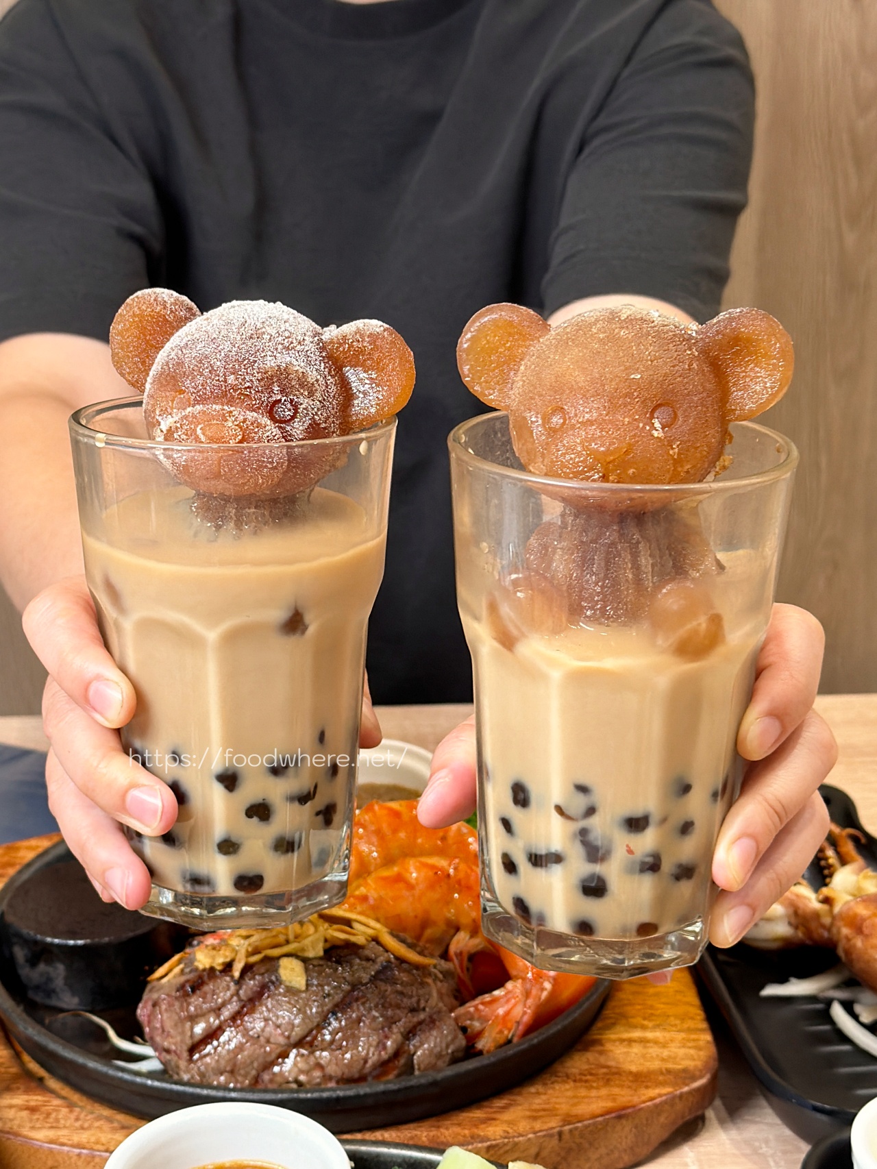 太浮誇！《牛室炙燒牛排》(自由店)自助吧吃到飽！現做Pizza、麻辣鴨血、港點樣樣有，排餐還沒上就飽一輪！七週年優惠必衝！ @高雄美食底對