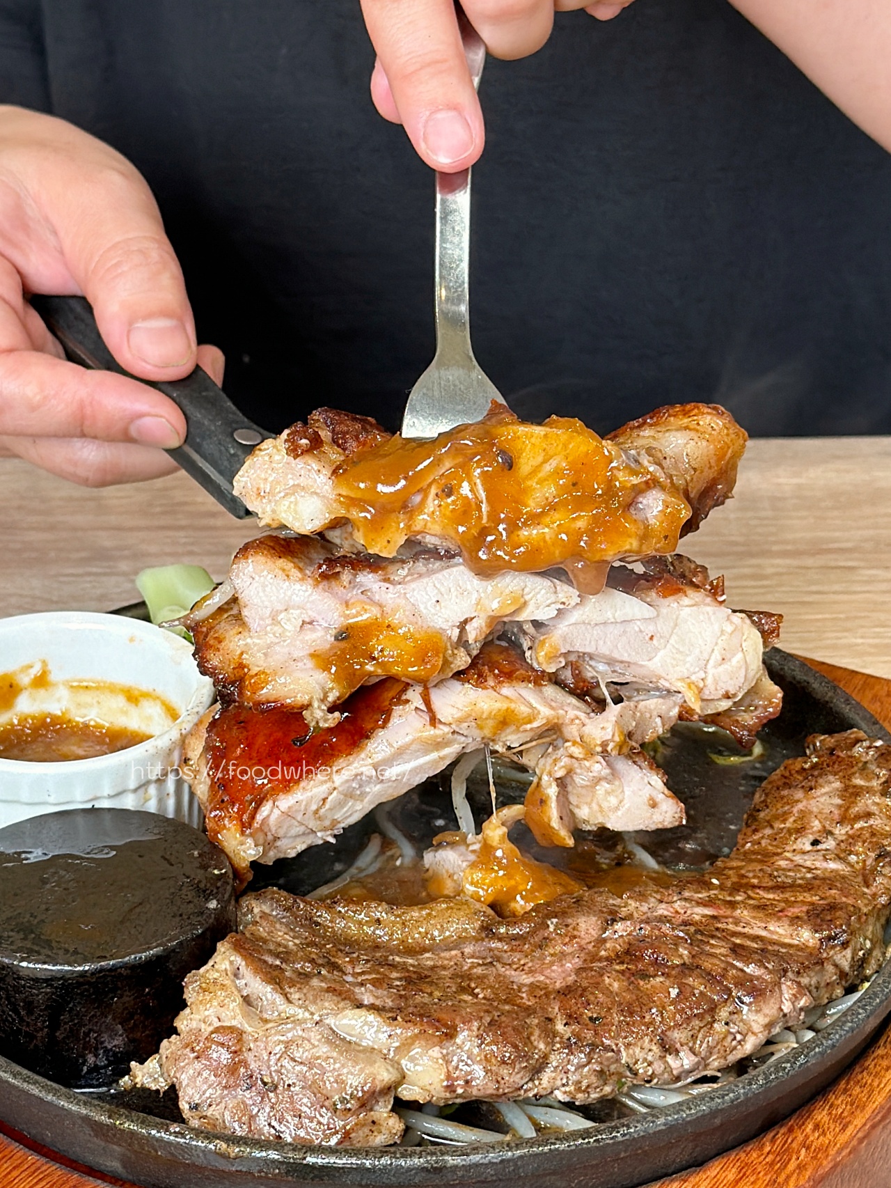 太浮誇!《牛室炙燒牛排》(自由店)自助吧吃到飽!現做Pizza、麻辣鴨血、港點樣樣有,排餐還沒上就飽一輪!七週年優惠必衝! @高雄美食底對 太浮誇!《牛室炙燒牛排》(自由店)自助吧吃到飽!現做Pizza、麻辣鴨血、港點樣樣有,排餐還沒上就飽一輪!七週年優惠必衝! @高雄美食底對