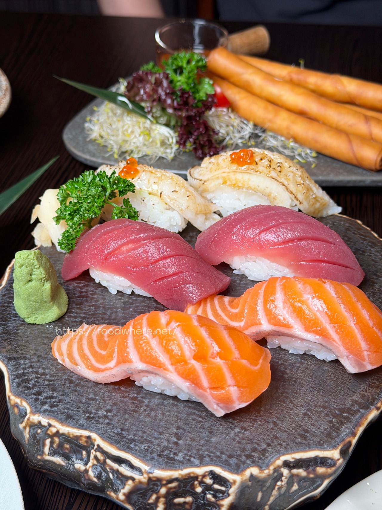 （有菜單）高雄新堀江必訪《酒桑居酒屋》一入座就招待土雞腿鍋，創意料理全無雷 @高雄美食底對