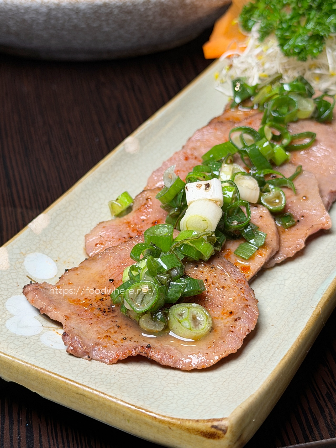 （有菜單）高雄新堀江必訪《酒桑居酒屋》一入座就招待土雞腿鍋，創意料理全無雷 @高雄美食底對