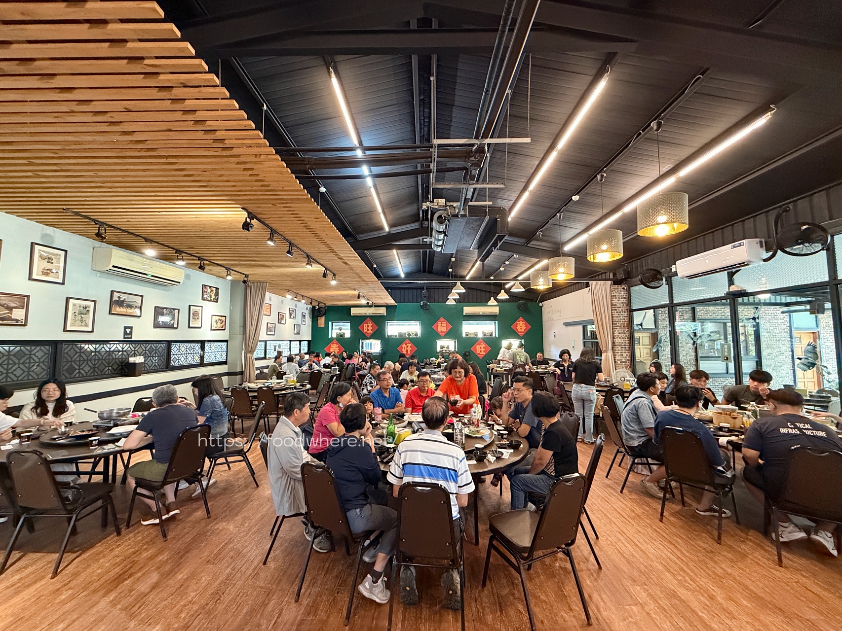 （有放菜單）高雄大社美食《霖園土雞城》觀音山下的人氣土雞城！烏骨鹽焗雞、豆乳雞、拔絲地瓜超驚豔 @高雄美食底對