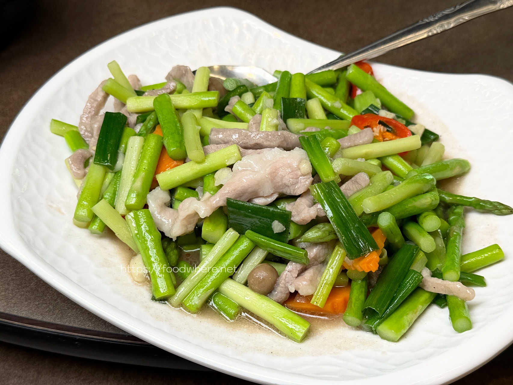 （有放菜單）高雄大社美食《霖園土雞城》觀音山下的人氣土雞城！烏骨鹽焗雞、豆乳雞、拔絲地瓜超驚豔 @高雄美食底對