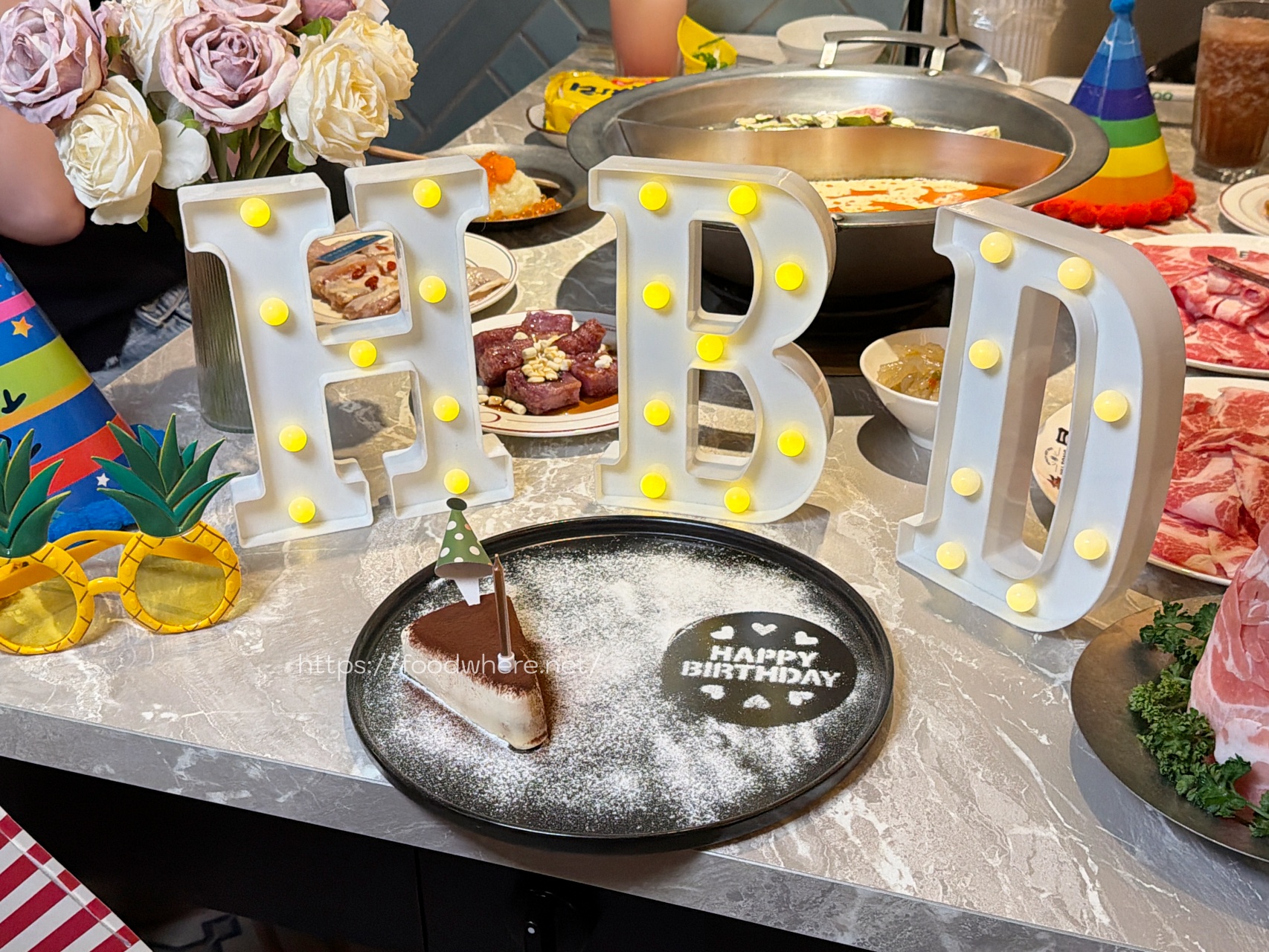 高雄鍋物推薦《無同麻辣鍋物》慶生首選鍋物餐廳 超強麻奶鍋&#038;無花果鍋 @高雄美食底對