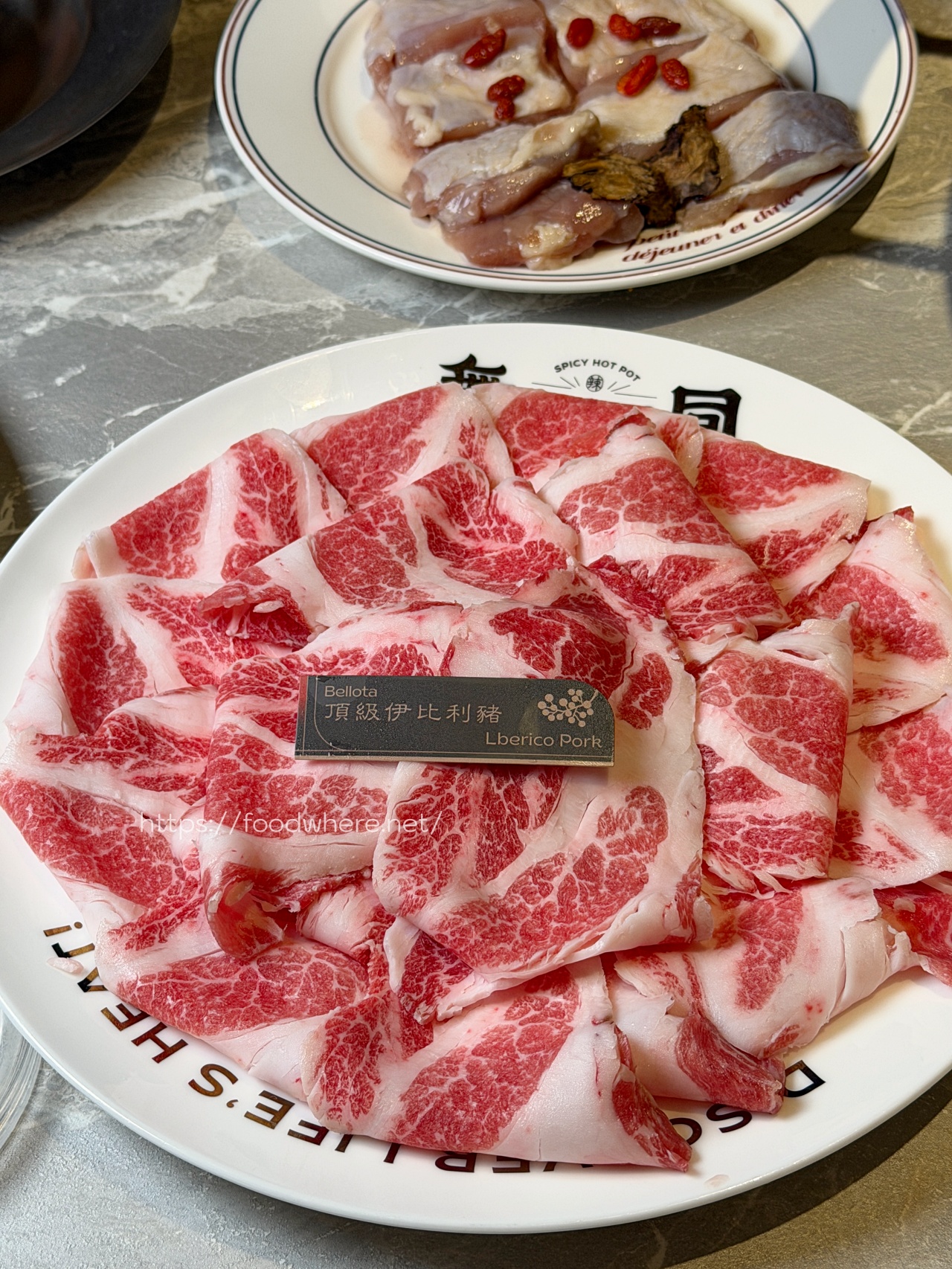 高雄鍋物推薦《無同麻辣鍋物》慶生首選鍋物餐廳 超強麻奶鍋&無花果鍋 @高雄美食底對 高雄鍋物推薦《無同麻辣鍋物》慶生首選鍋物餐廳 超強麻奶鍋&無花果鍋 @高雄美食底對