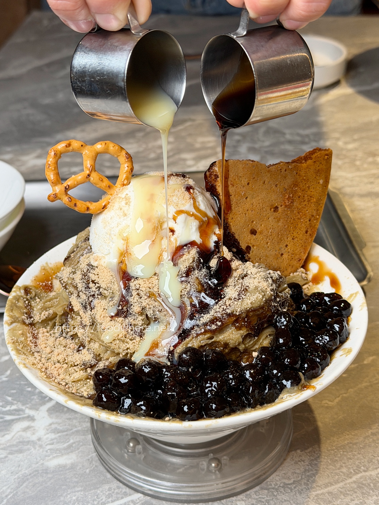 高雄鍋物推薦《無同麻辣鍋物》慶生首選鍋物餐廳 超強麻奶鍋&#038;無花果鍋 @高雄美食底對