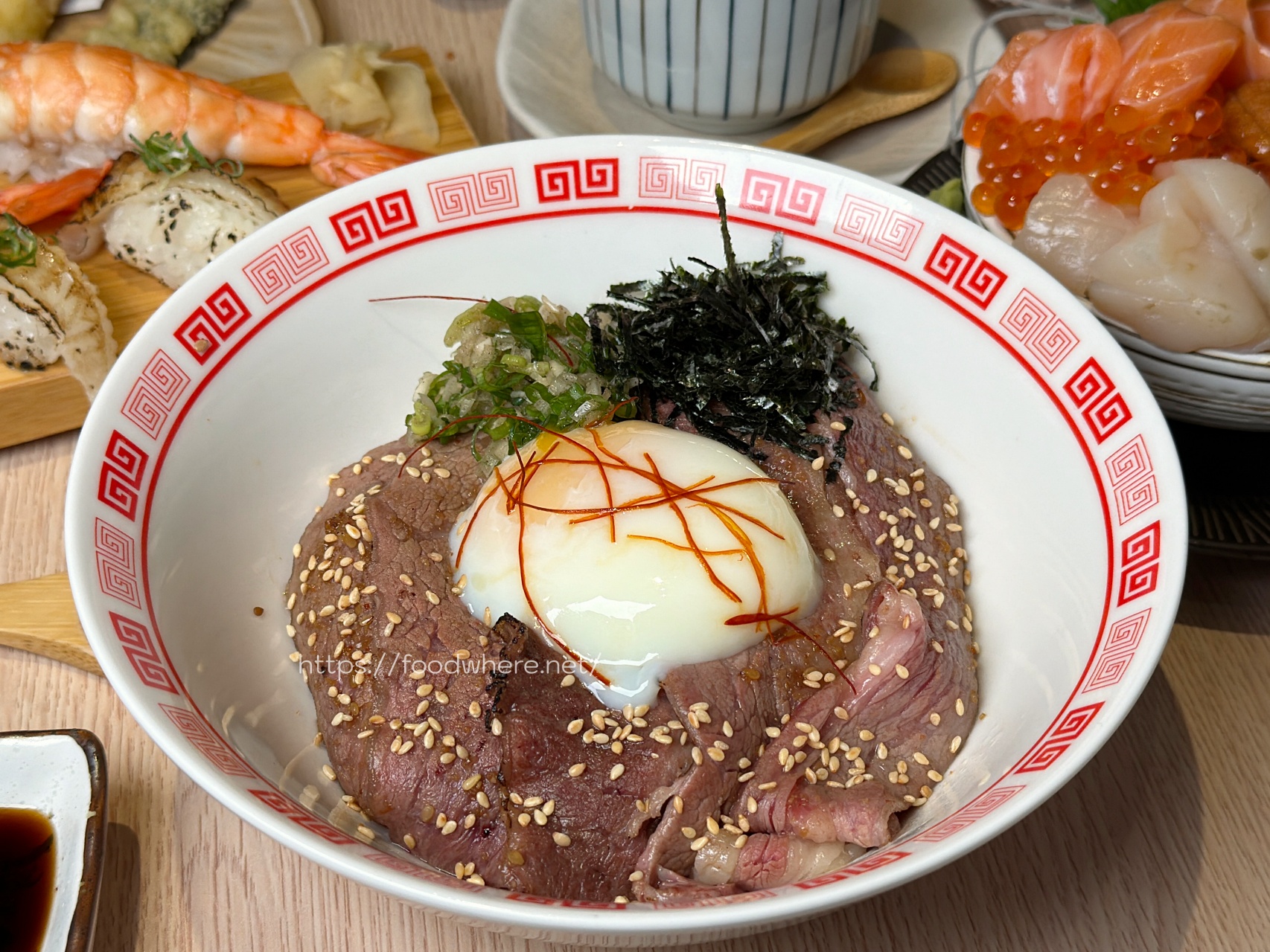 高雄超強海鮮丼推薦《禾翰壽司》一吃必無限回訪，連甜點都強到沒朋友 @高雄美食底對