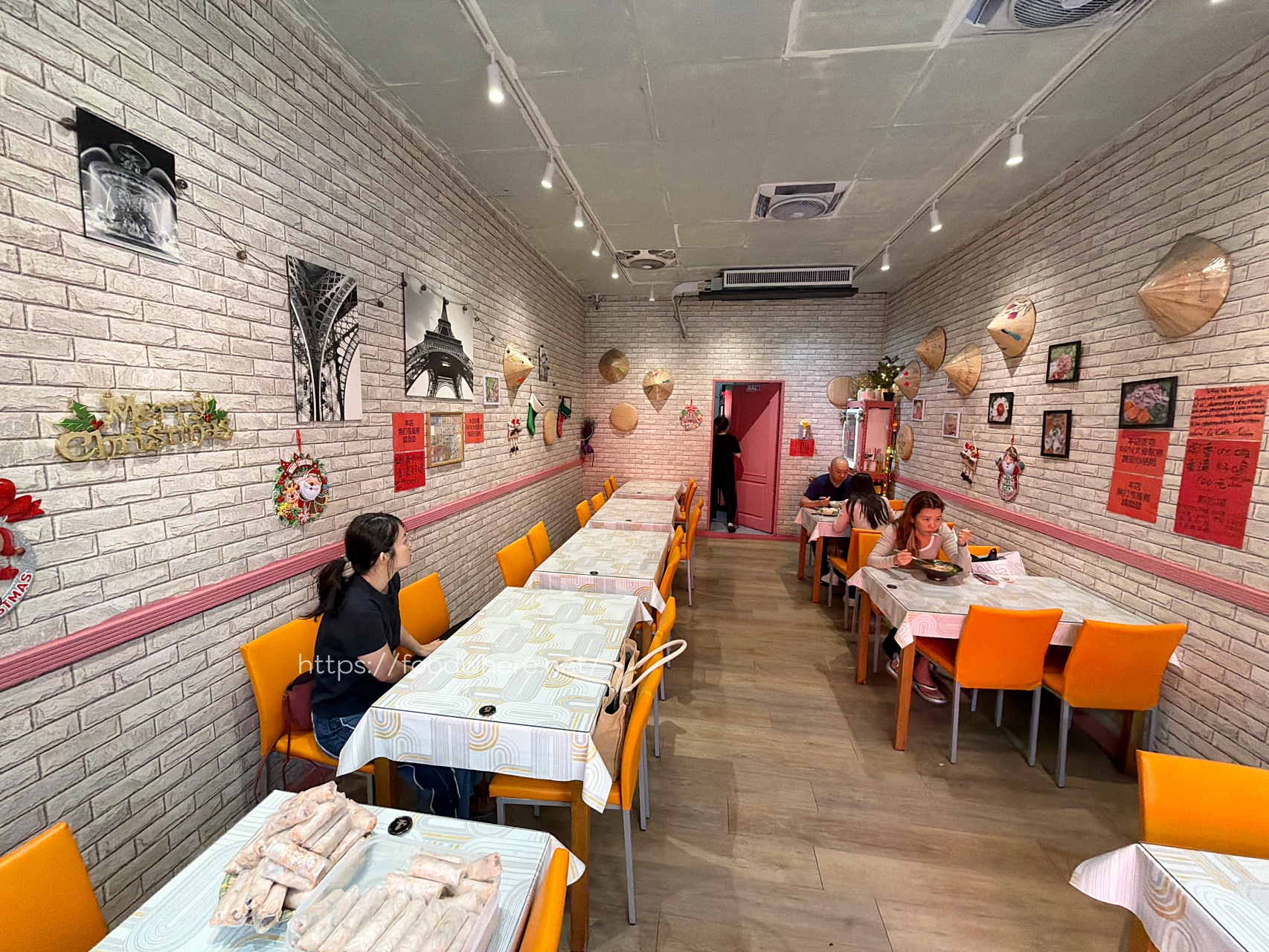 高雄三民區道地越南味《南方城》西寧河粉料多實在，酥脆炸春捲一吃就愛上 @高雄美食底對