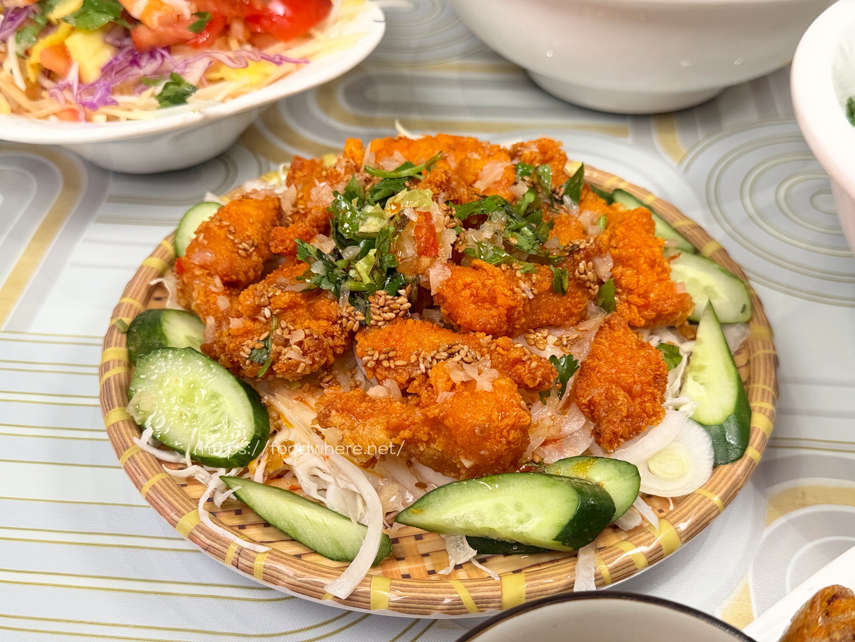 高雄三民區道地越南味《南方城》西寧河粉料多實在，酥脆炸春捲一吃就愛上 @高雄美食底對