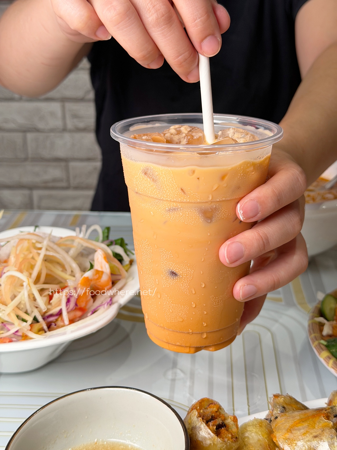 高雄三民區道地越南味《南方城》西寧河粉料多實在，酥脆炸春捲一吃就愛上 @高雄美食底對