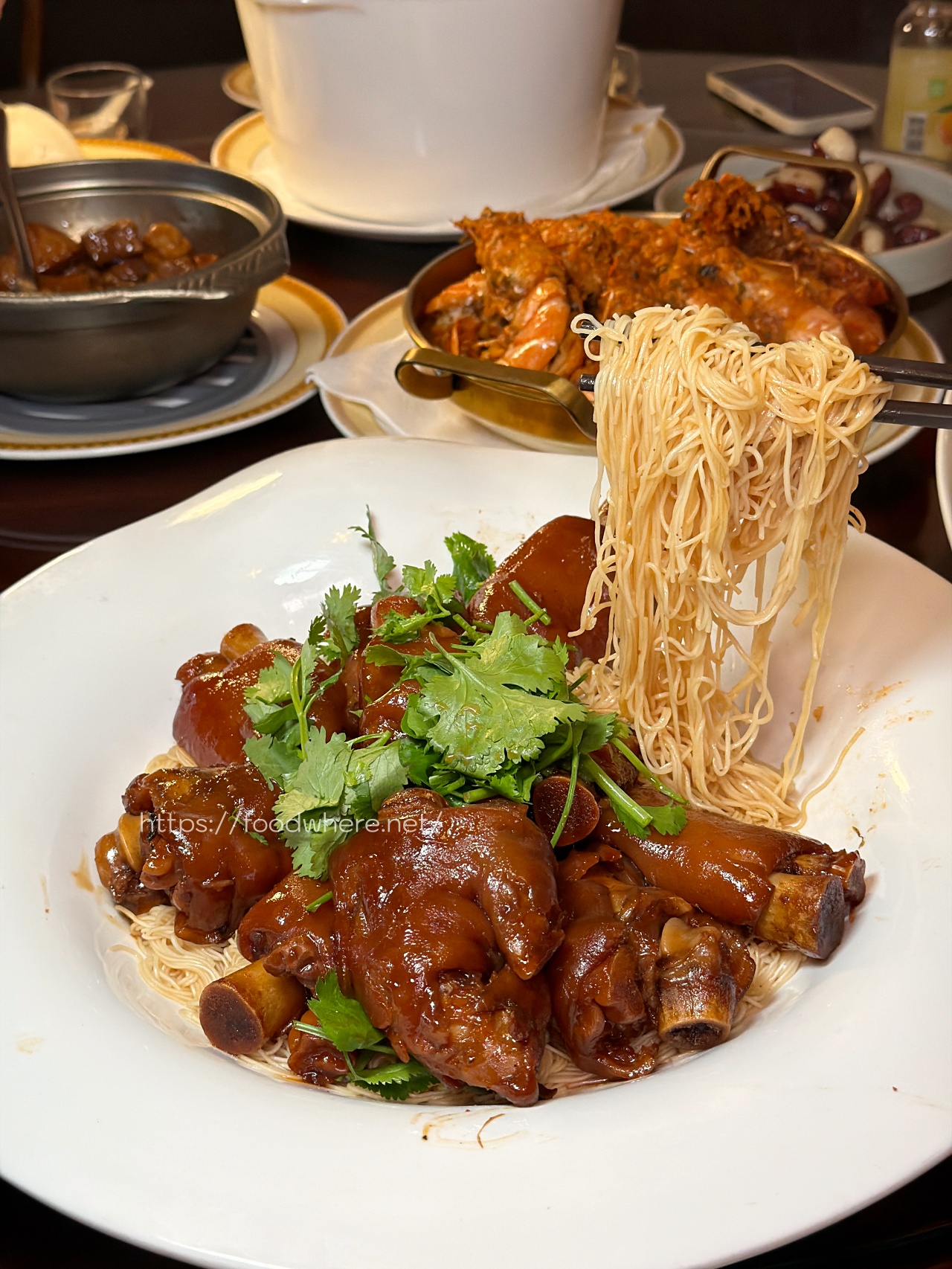 高雄圍爐必備《鄧師傅功夫菜》2026年菜早鳥預訂開跑！經典豬腳、干貝雞湯超有亮點 @高雄美食底對