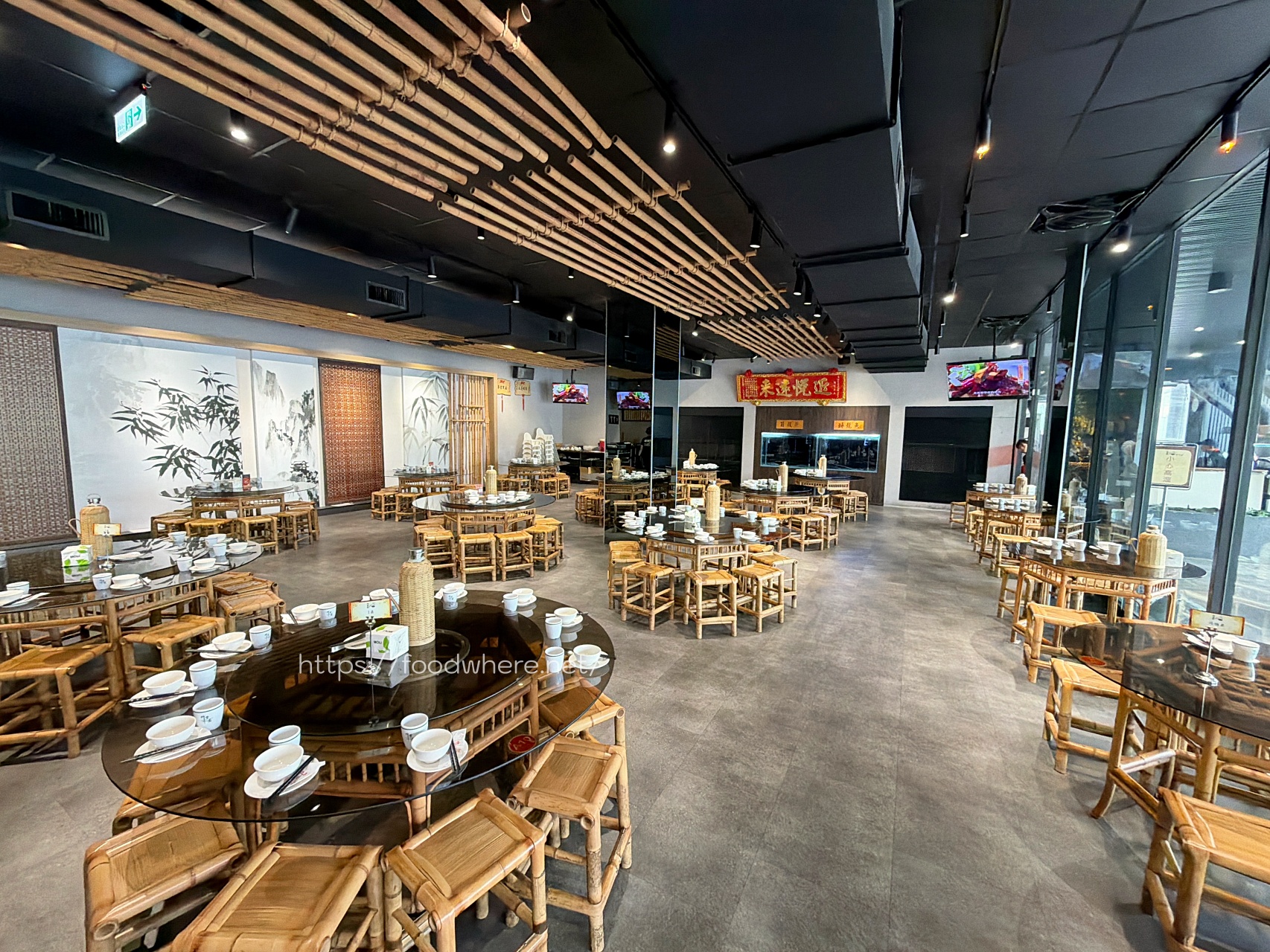 台南安平《竹香園》最強甕缸雞！手撕鮮嫩雞肉雞油蓋飯，雞架湯免費續加超佛心 @高雄美食底對