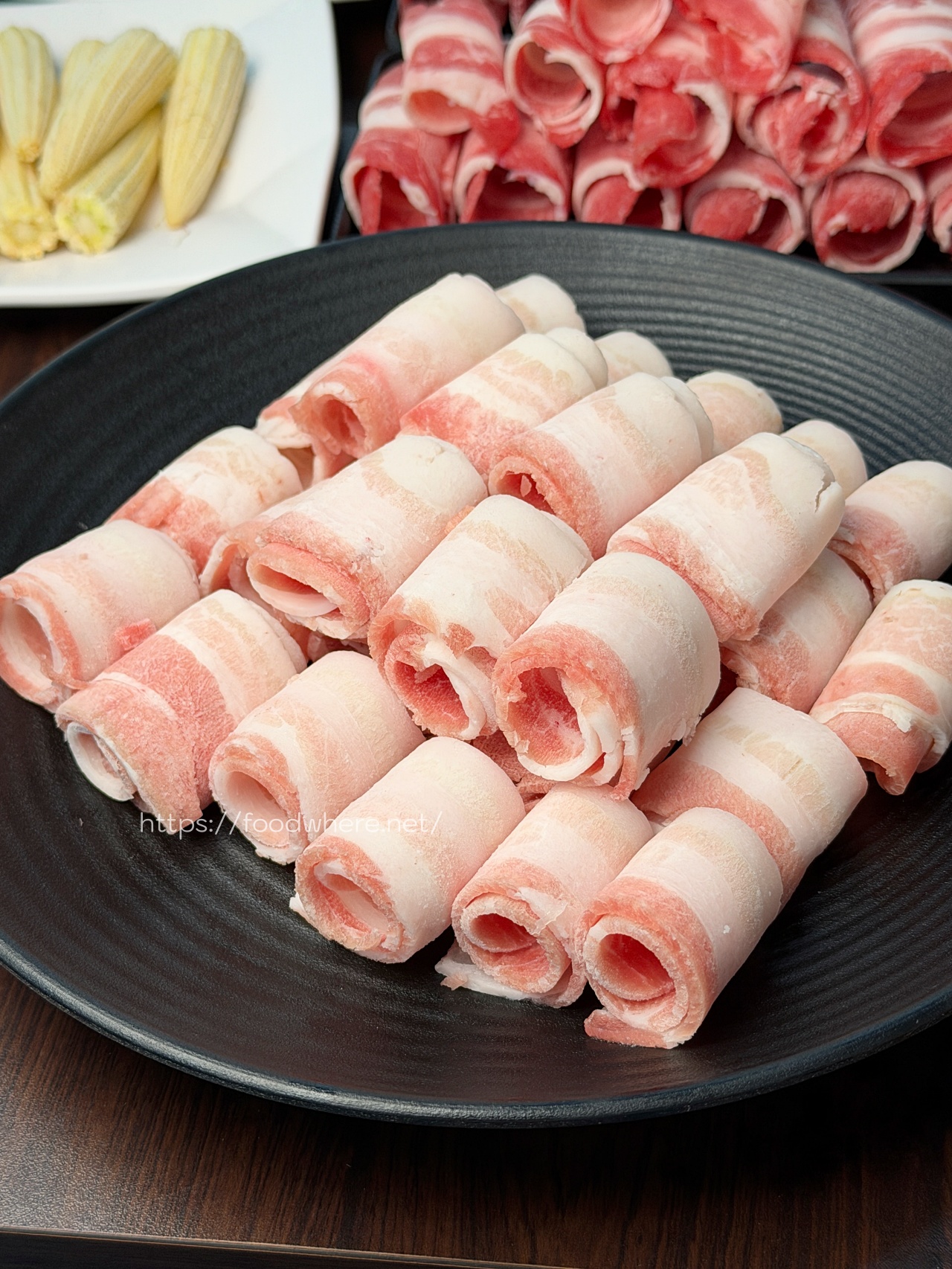 高雄仁武必吃《天嚐地酒鍋物》超讚爆炒石頭火鍋！豐盛大肉盤很超值，冰箱食材以盤計價 @高雄美食底對