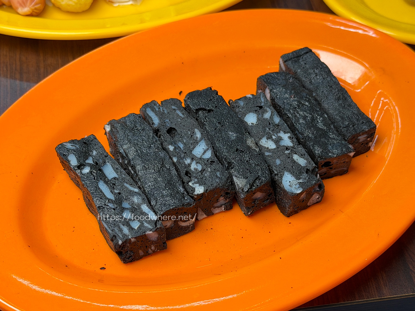 高雄仁武必吃《天嚐地酒鍋物》超讚爆炒石頭火鍋！豐盛大肉盤很超值，冰箱食材以盤計價 @高雄美食底對