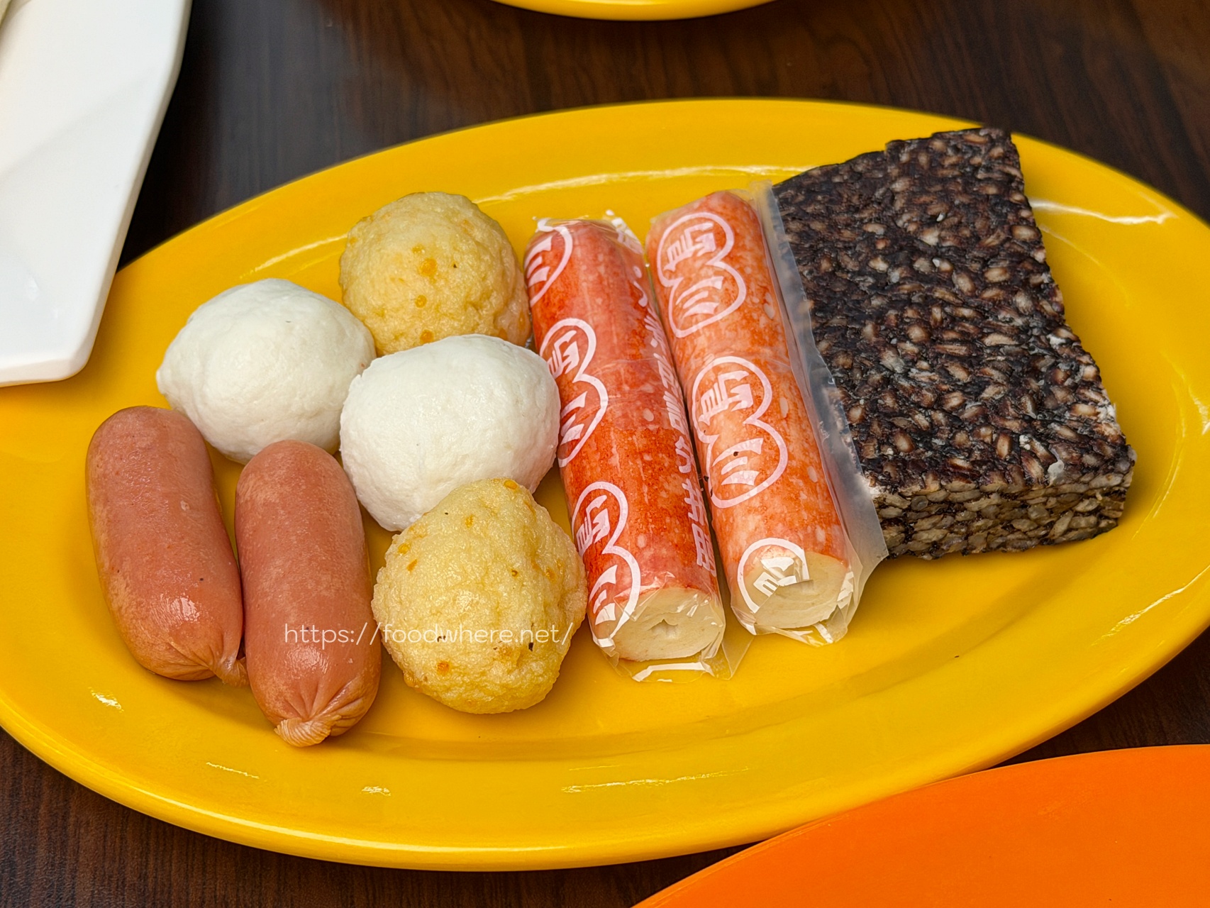 高雄仁武必吃《天嚐地酒鍋物》超讚爆炒石頭火鍋！豐盛大肉盤很超值，冰箱食材以盤計價 @高雄美食底對