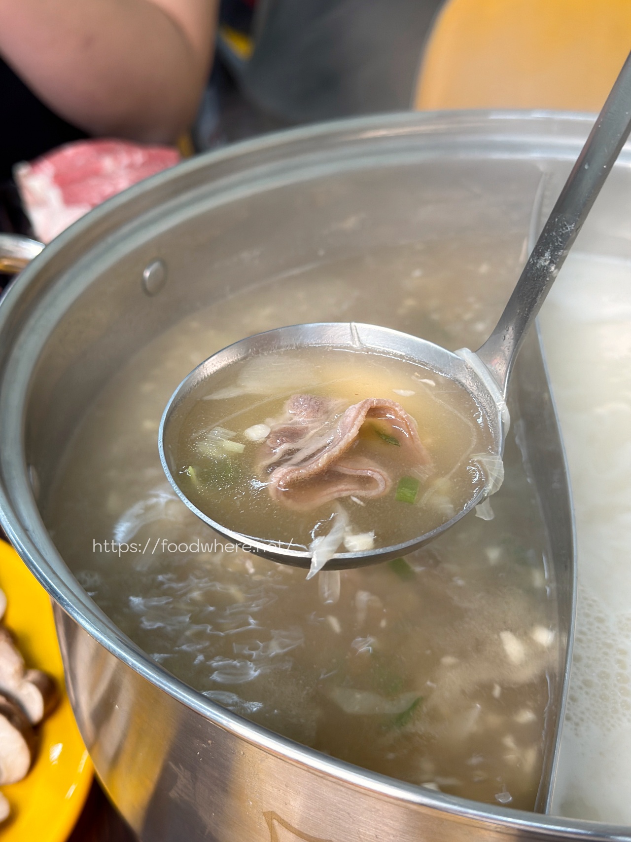 高雄仁武必吃《天嚐地酒鍋物》超讚爆炒石頭火鍋！豐盛大肉盤很超值，冰箱食材以盤計價 @高雄美食底對