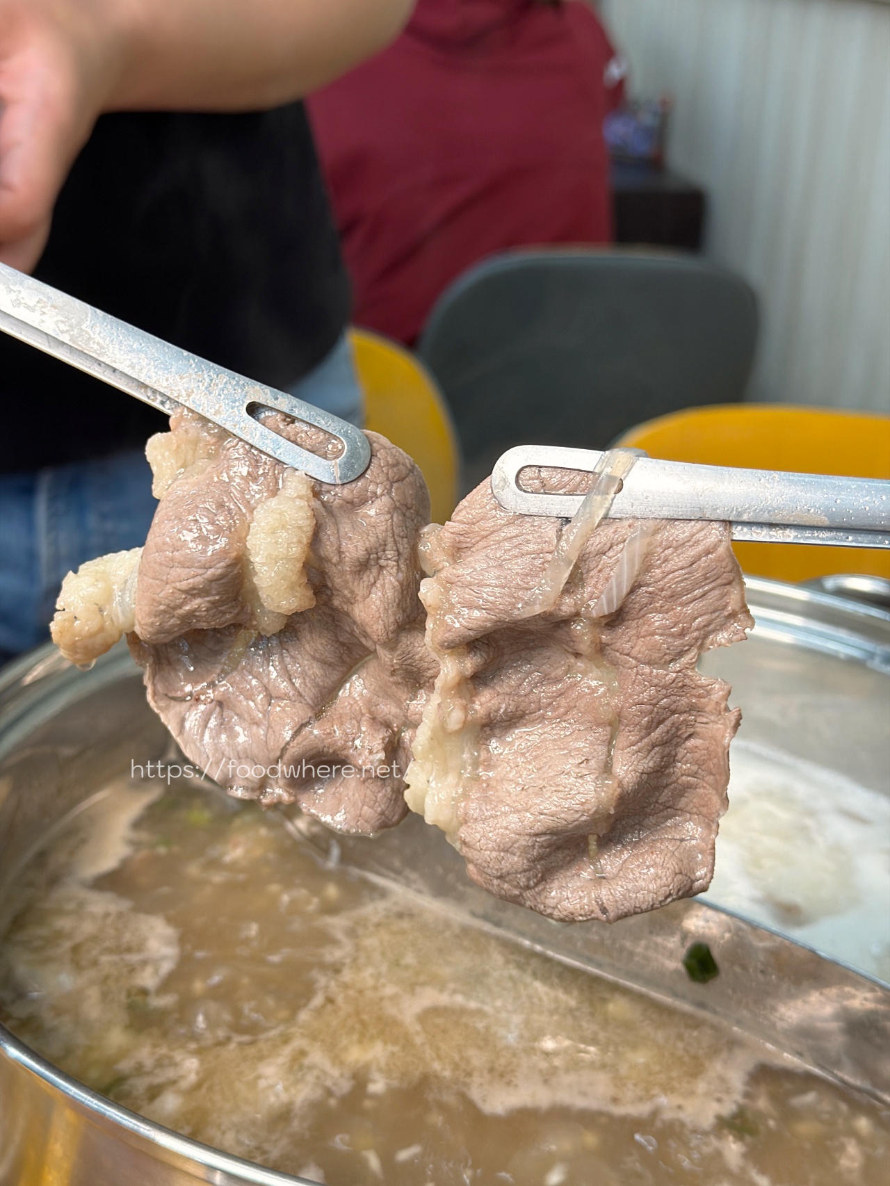 高雄仁武必吃《天嚐地酒鍋物》超讚爆炒石頭火鍋！豐盛大肉盤很超值，冰箱食材以盤計價 @高雄美食底對