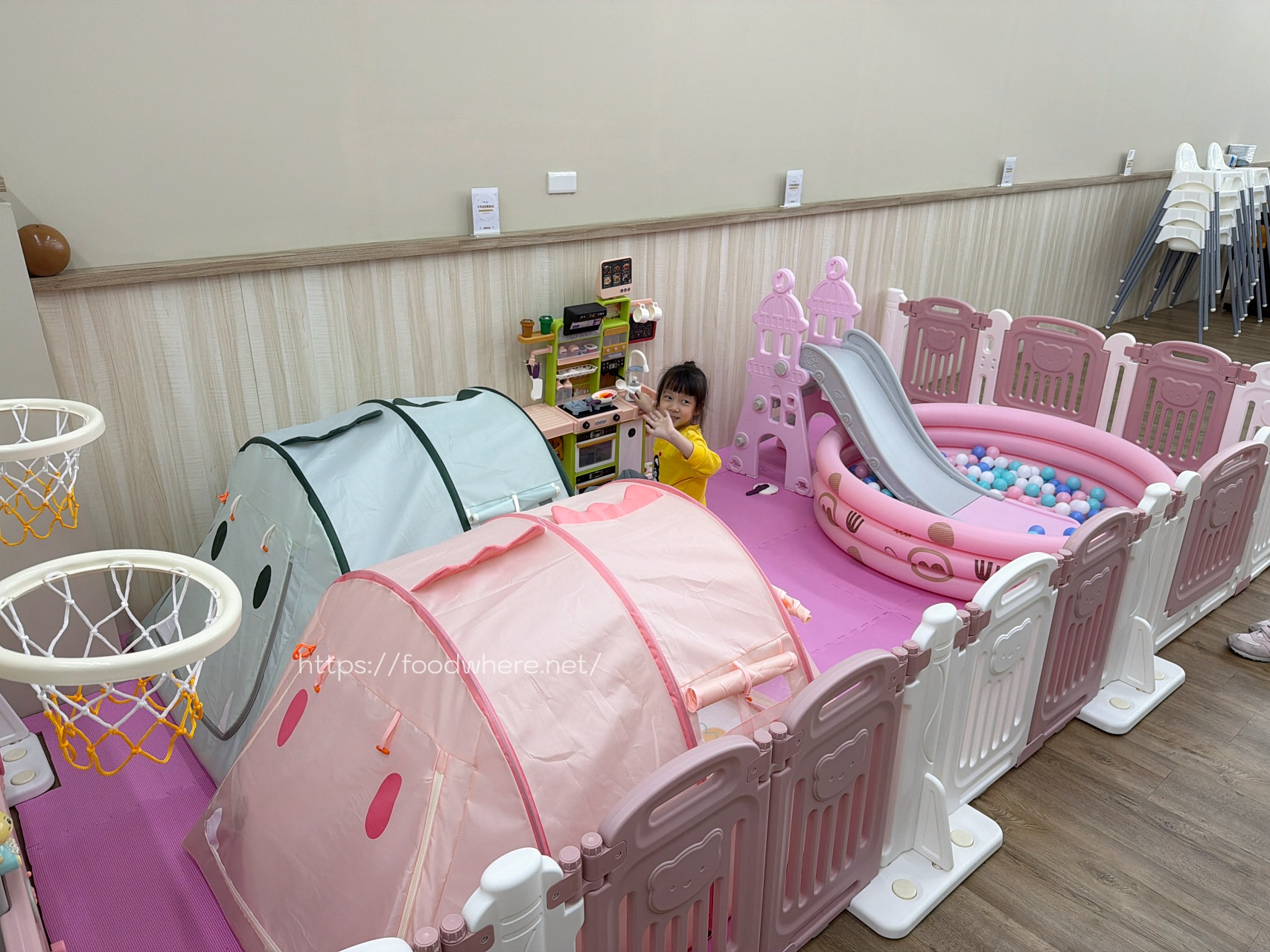 高雄仁武必吃《天嚐地酒鍋物》超讚爆炒石頭火鍋！豐盛大肉盤很超值，冰箱食材以盤計價 @高雄美食底對