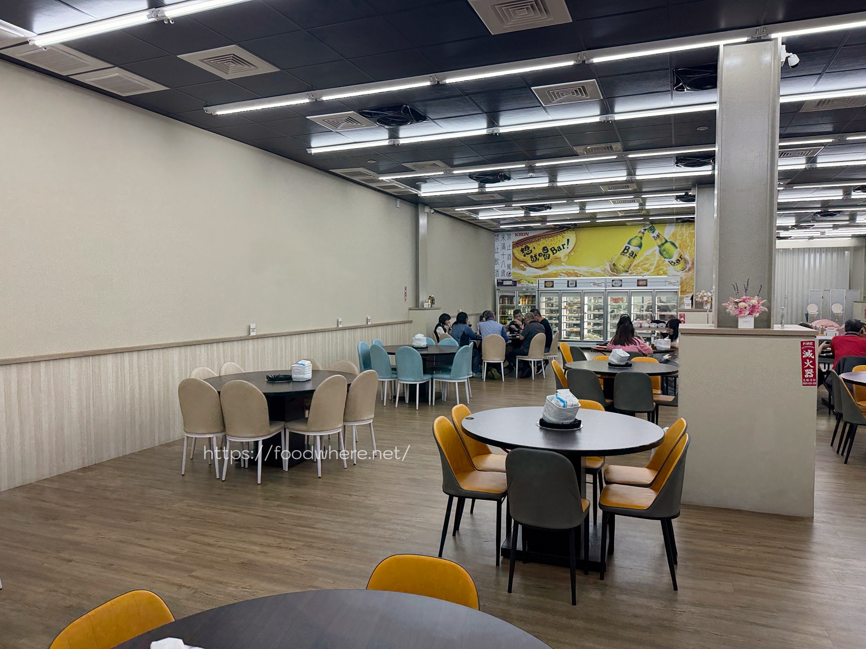 高雄仁武必吃《天嚐地酒鍋物》超讚爆炒石頭火鍋！豐盛大肉盤很超值，冰箱食材以盤計價 @高雄美食底對