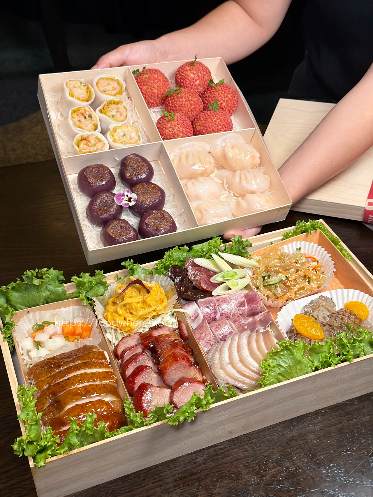高雄圍爐加菜首選《悅品中餐廳》華麗木盒年菜、港點四喜，儀式感直接拉滿！ @高雄美食底對