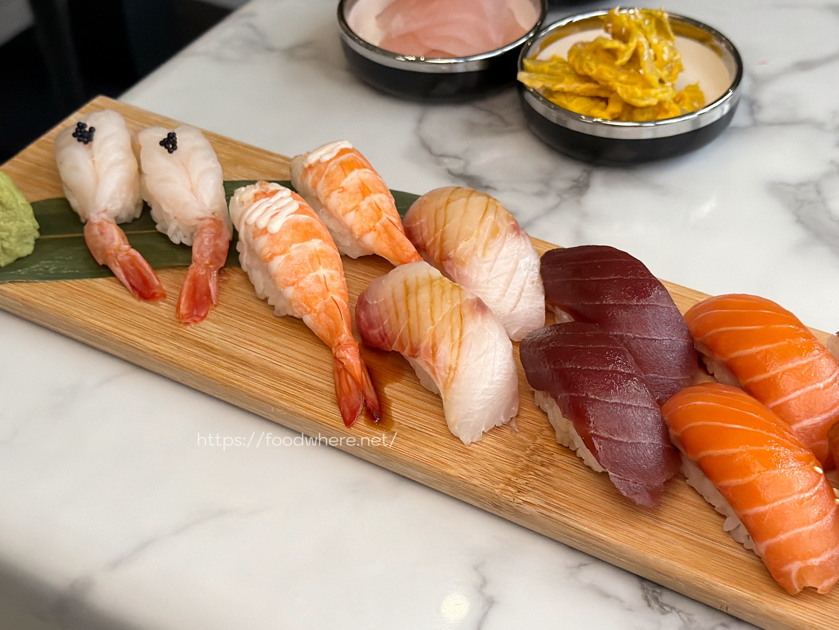 高雄前鎮壽司推薦《天狩壽司》比連鎖店更爽！34顆組合千元有找，厚切炙燒鮭魚買五送一 @高雄美食底對