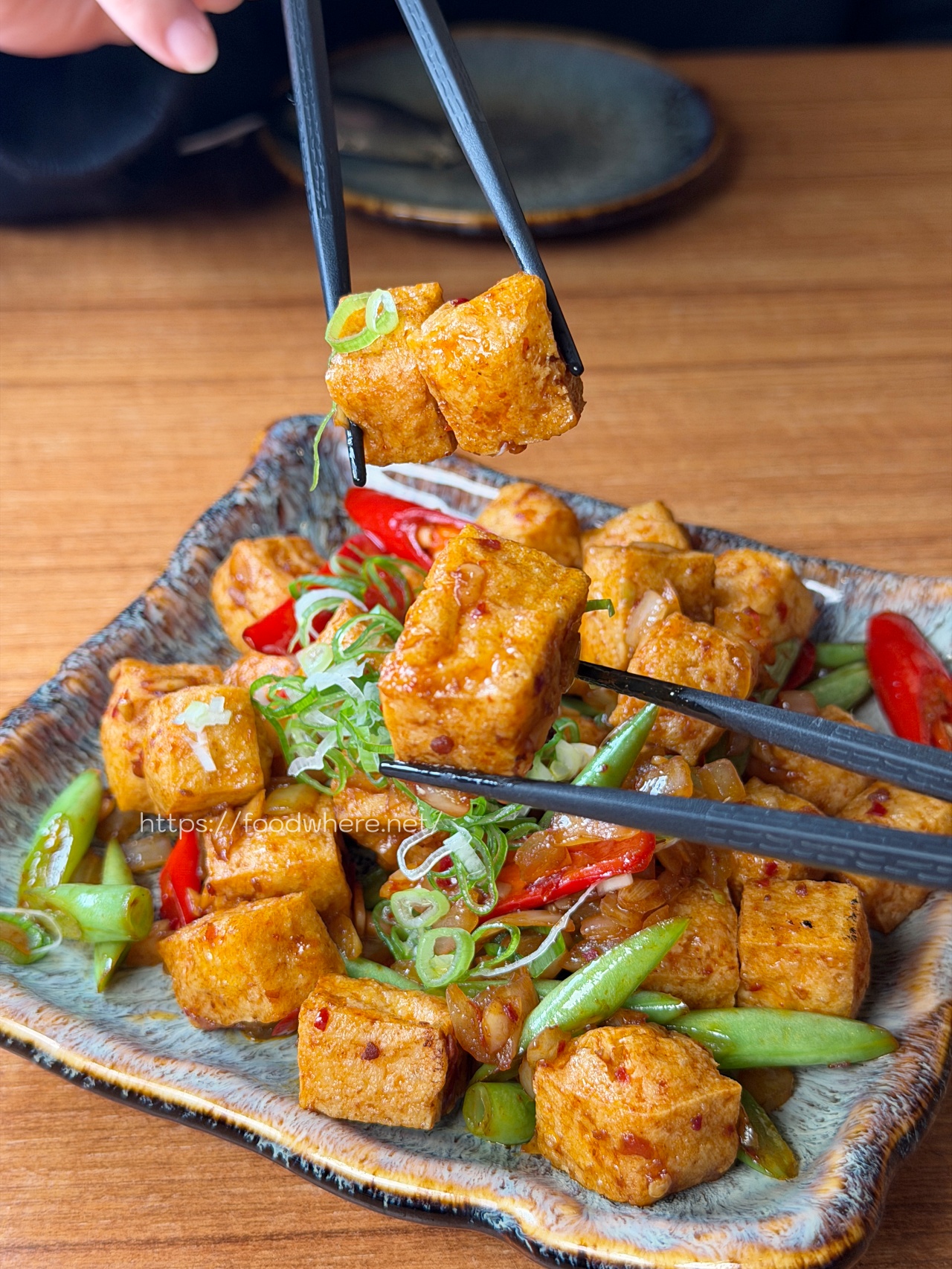 高雄左營居酒屋《酒弎居食屋》冬季限定麻油燒酒雞只要399元！必點鐵板蒜蝦飯與職人級串燒 @高雄美食底對