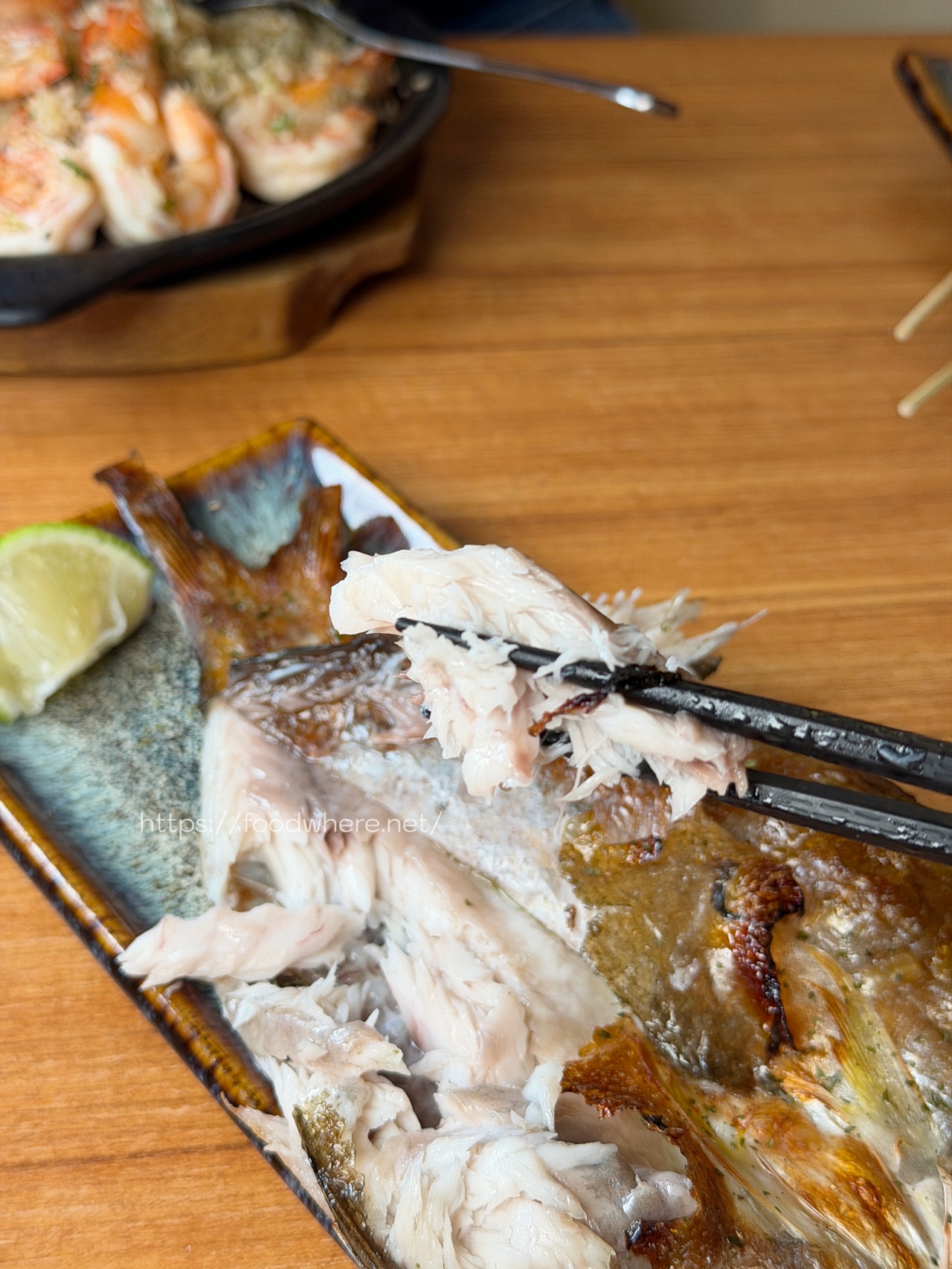 高雄左營居酒屋《酒弎居食屋》冬季限定麻油燒酒雞只要399元!必點鐵板蒜蝦飯與職人級串燒 @高雄美食底對 高雄左營居酒屋《酒弎居食屋》冬季限定麻油燒酒雞只要399元!必點鐵板蒜蝦飯與職人級串燒 @高雄美食底對