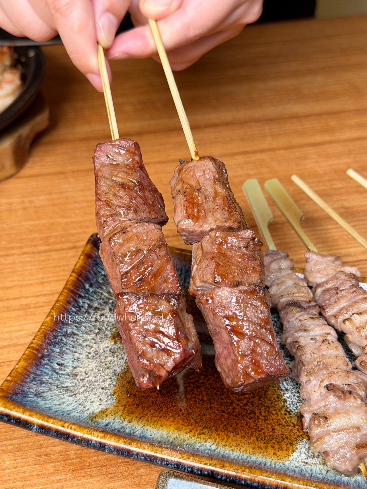 高雄左營居酒屋《酒弎居食屋》冬季限定麻油燒酒雞只要399元！必點鐵板蒜蝦飯與職人級串燒 @高雄美食底對