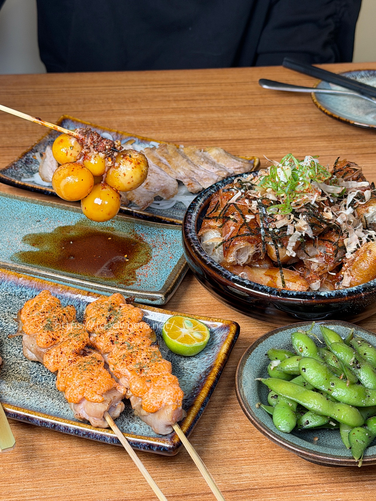 高雄左營居酒屋《酒弎居食屋》冬季限定麻油燒酒雞只要399元!必點鐵板蒜蝦飯與職人級串燒 @高雄美食底對 高雄左營居酒屋《酒弎居食屋》冬季限定麻油燒酒雞只要399元!必點鐵板蒜蝦飯與職人級串燒 @高雄美食底對