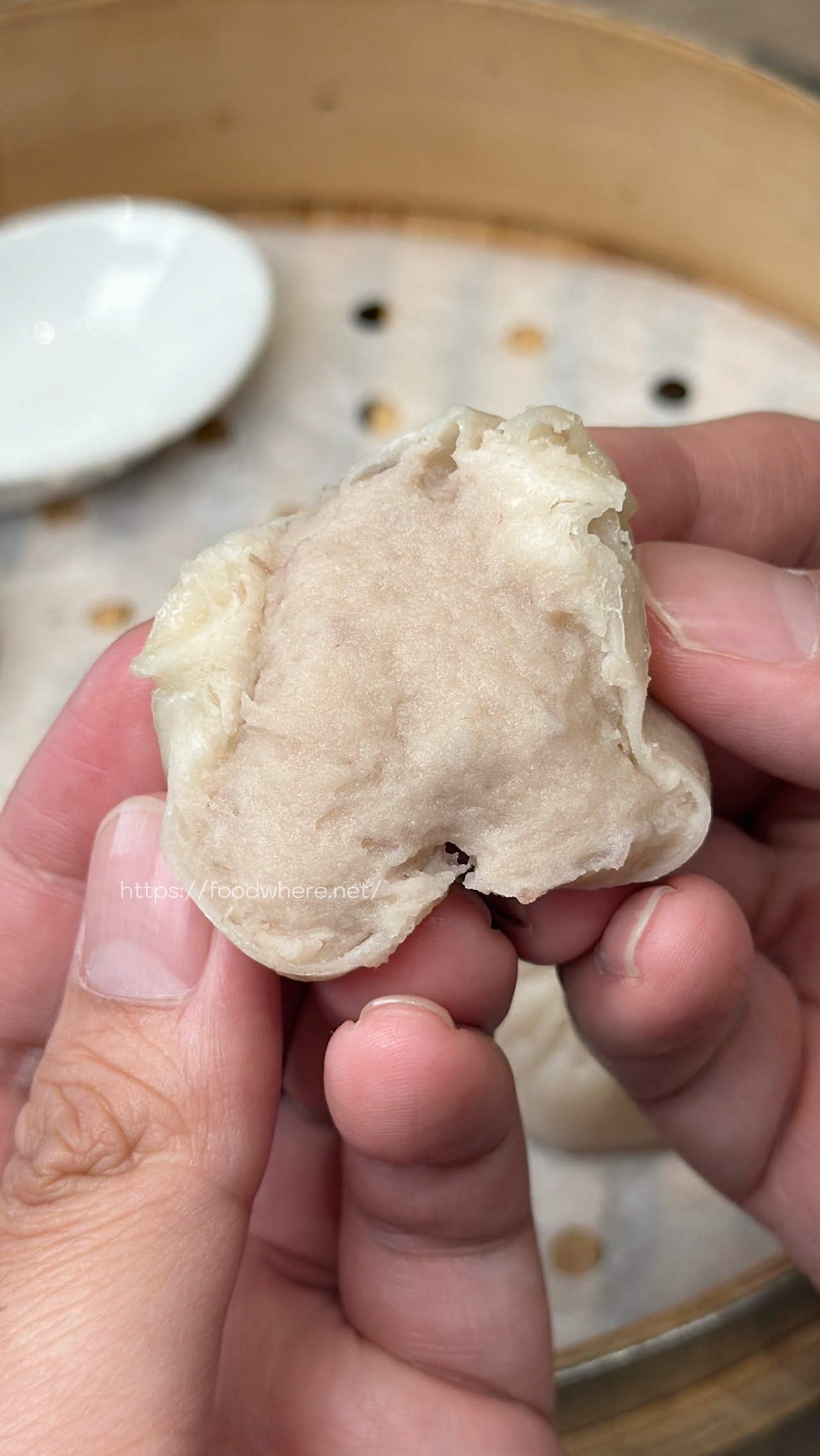 高雄三民美食推薦《小口吃湯包 》爆汁小籠包與酥脆生煎包 @高雄美食底對