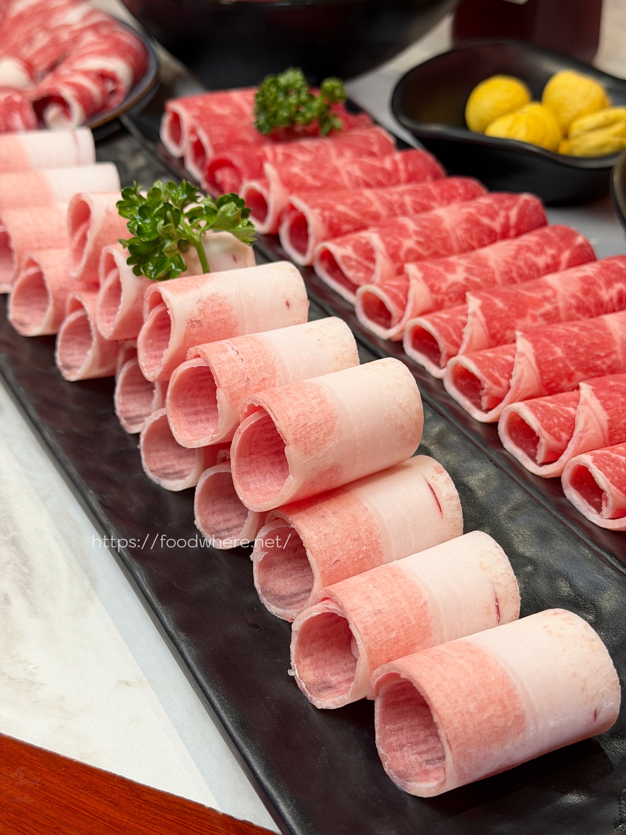 高雄三民美食推薦《窩麻辣豆腐火鍋》高雄麻辣火鍋新選擇，湯底深厚、滷水類驚艷 @高雄美食底對