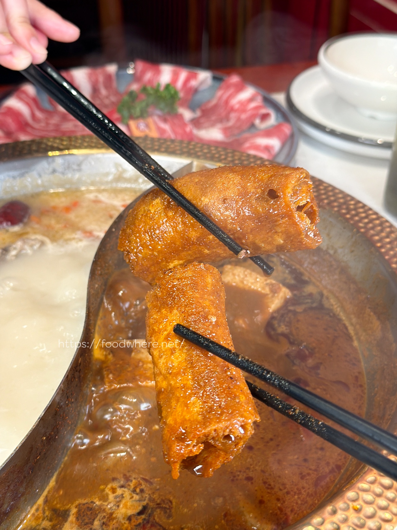 高雄三民美食推薦《窩麻辣豆腐火鍋》高雄麻辣火鍋新選擇，湯底深厚、滷水類驚艷 @高雄美食底對