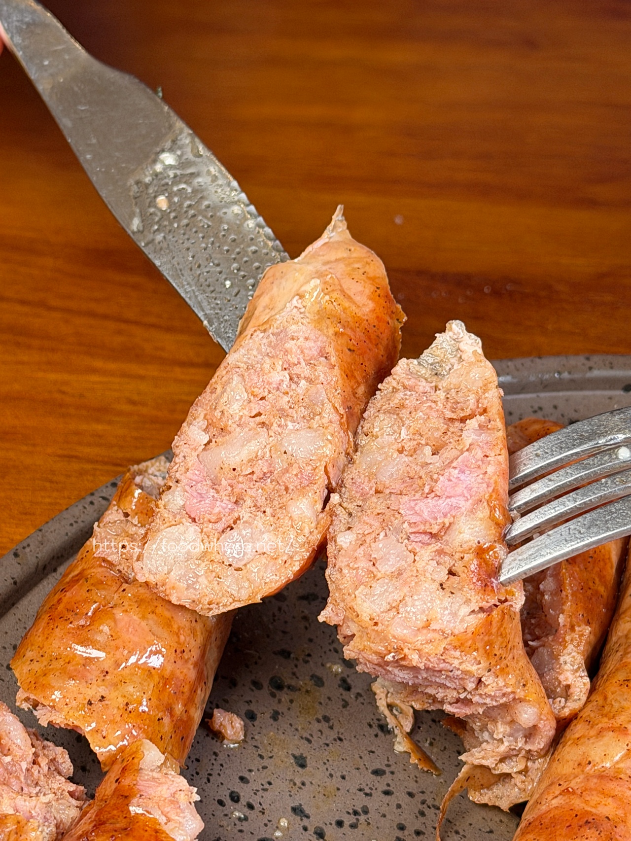 高雄苓雅美食推薦《莎曉克羅埃西亞廚房》隱身巷弄的東歐靈魂料理與極致戰斧豬排 @高雄美食底對