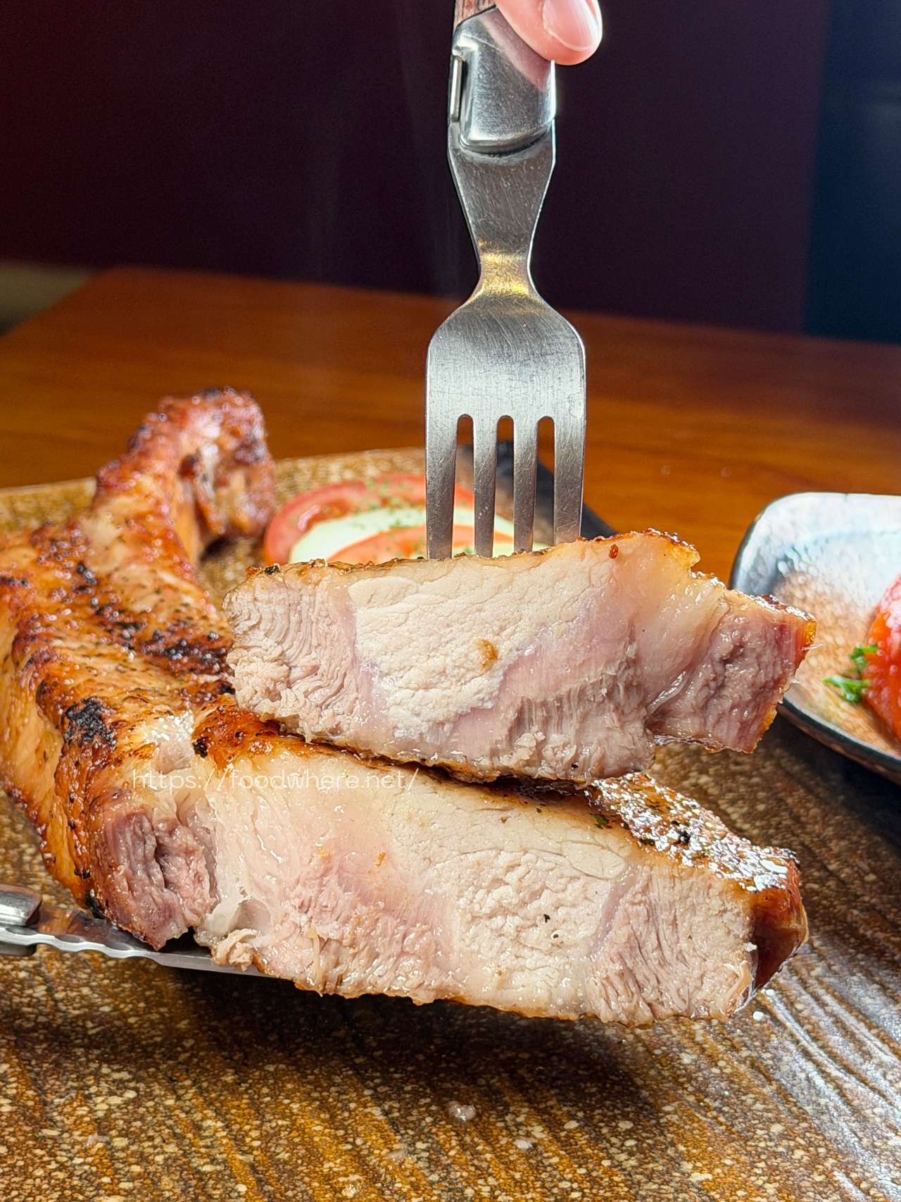 高雄苓雅美食推薦《莎曉克羅埃西亞廚房》隱身巷弄的東歐靈魂料理與極致戰斧豬排 @高雄美食底對