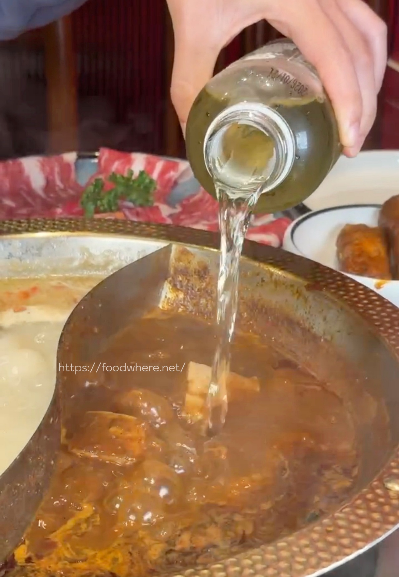 高雄三民美食推薦《窩麻辣豆腐火鍋》高雄麻辣火鍋新選擇，湯底深厚、滷水類驚艷 @高雄美食底對