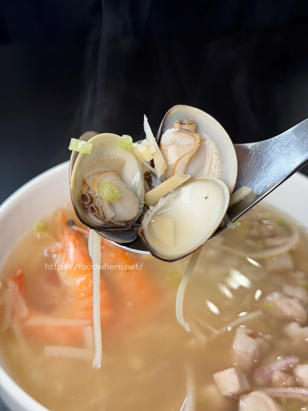 高雄左營美食推薦《一碗質樸 巨蛋立信店》藏身巨蛋商圈的滿滿海味湯泡飯！推：蛤蠣絲瓜麵線 @高雄美食底對