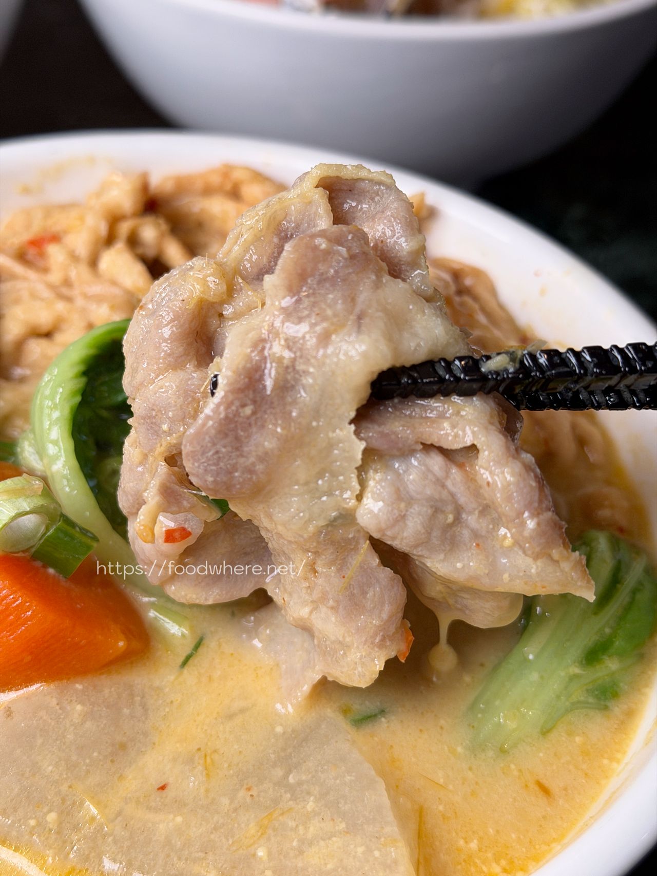 高雄左營美食推薦《謙稻》手炒叻沙與剝皮辣椒的極致鍋燒 @高雄美食底對