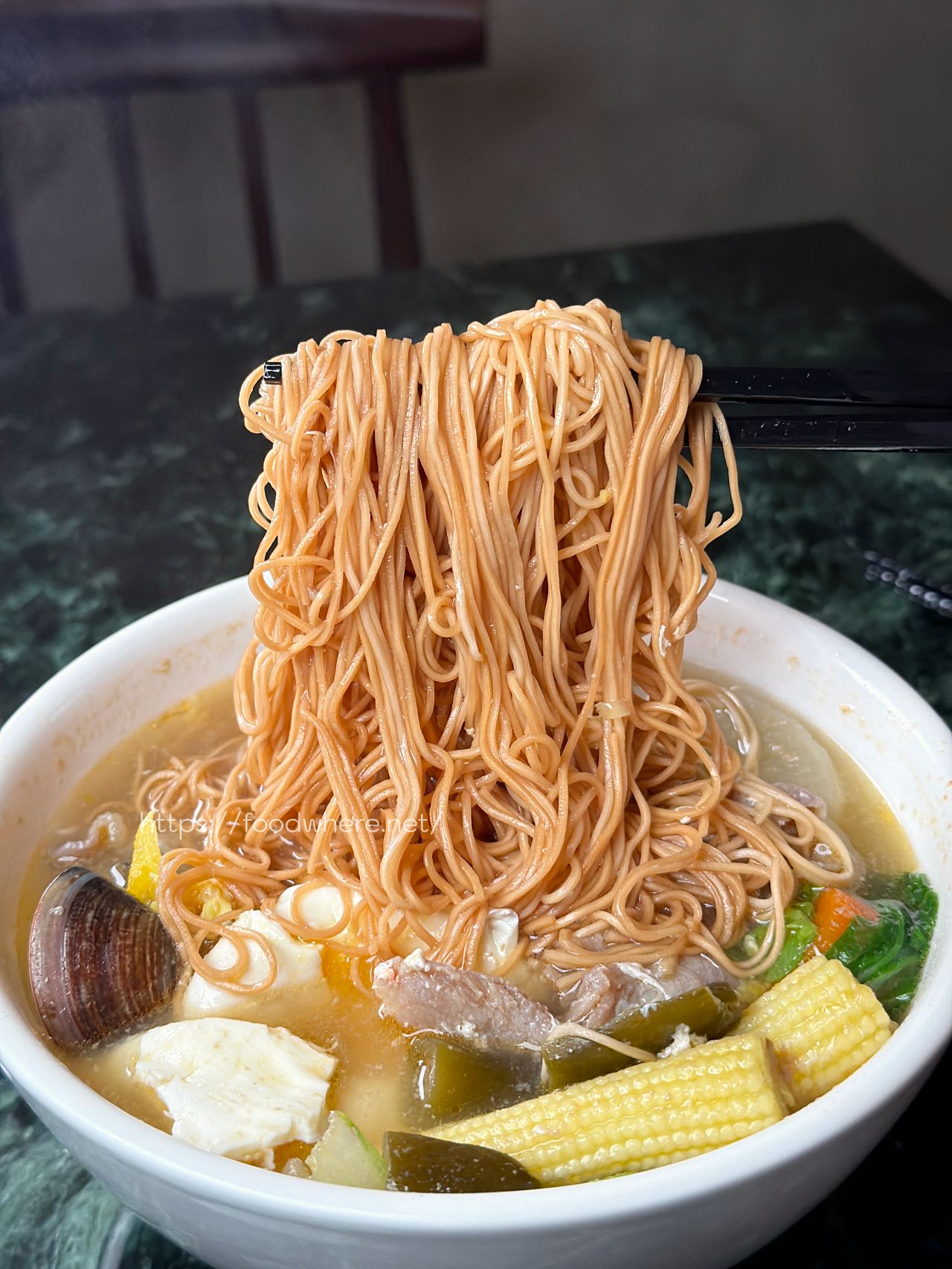 高雄左營美食推薦《謙稻》手炒叻沙與剝皮辣椒的極致鍋燒 @高雄美食底對