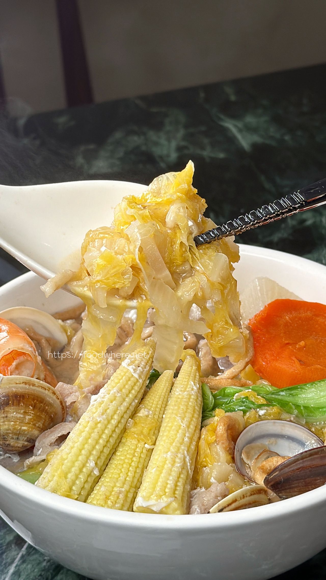 高雄左營美食推薦《謙稻》手炒叻沙與剝皮辣椒的極致鍋燒 @高雄美食底對