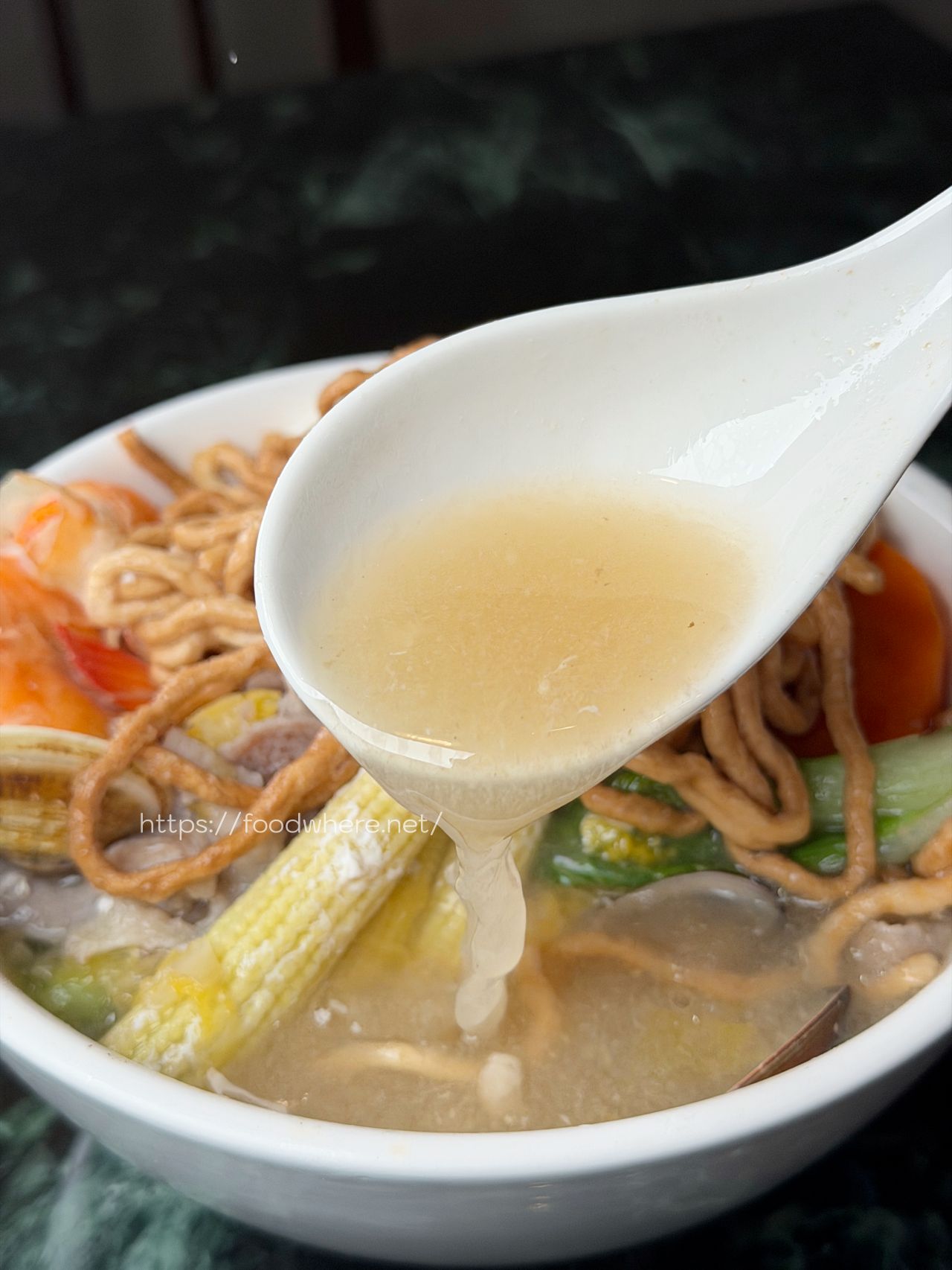 高雄左營美食推薦《謙稻》手炒叻沙與剝皮辣椒的極致鍋燒 @高雄美食底對