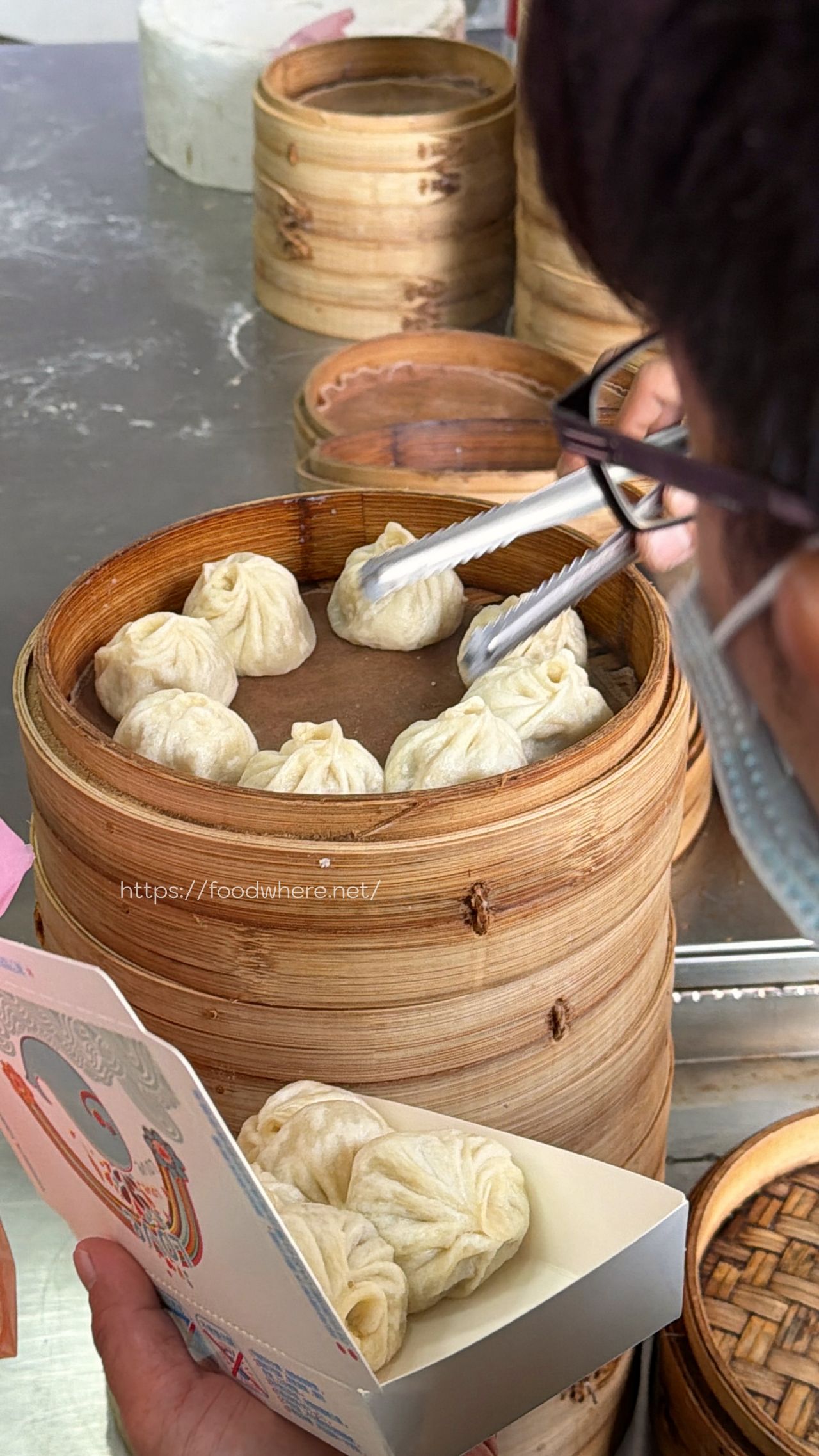 高雄苓雅美食推薦《宝記小籠包 》紮實Ｑ彈厚皮與鮮嫩青蔥肉餡的完美結合 @高雄美食底對