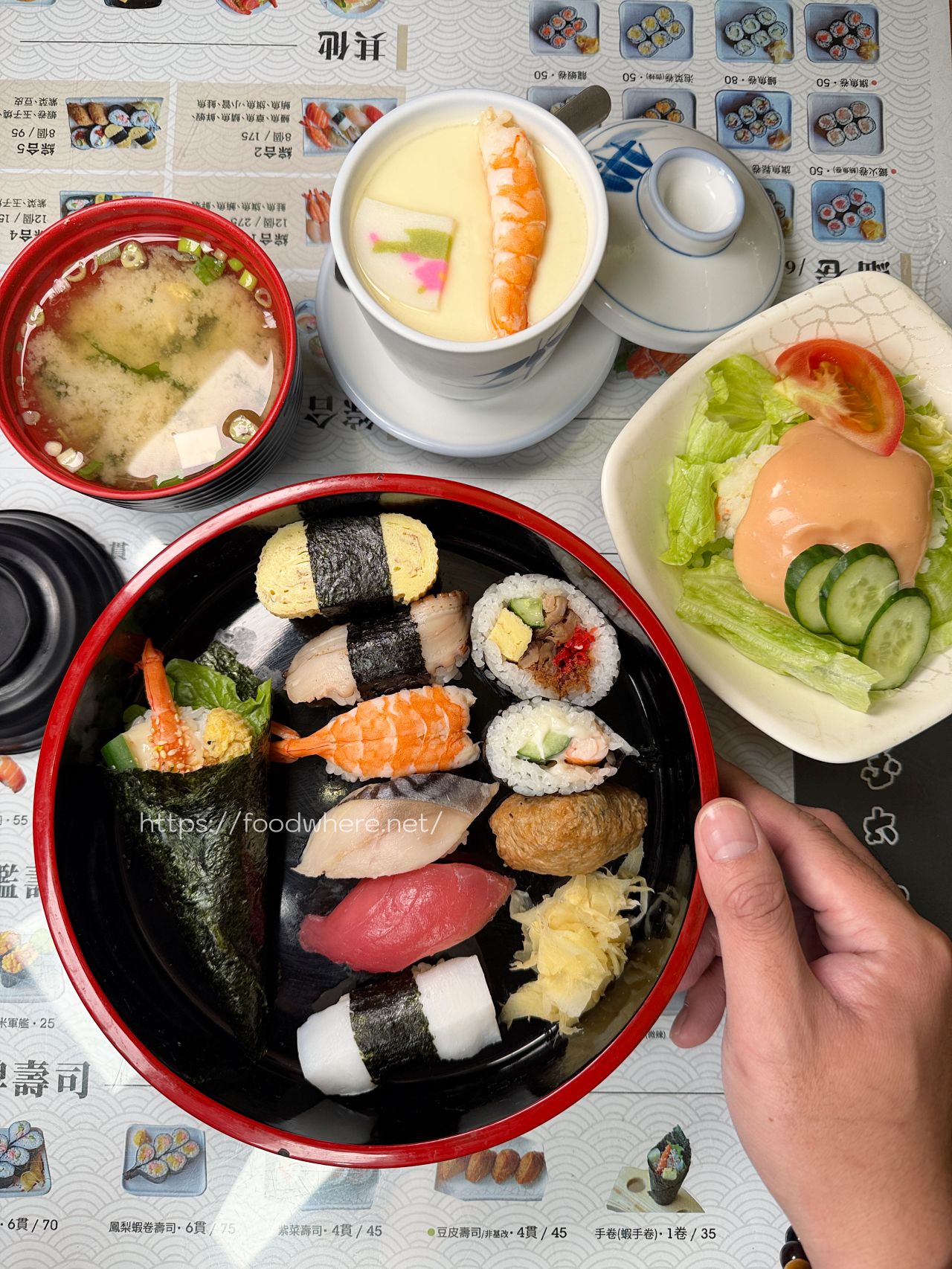 （有菜單）三民區美食推薦《金太郎壽司 》傳承40年的平價日料傳奇 鮭魚親子丼竟然只要250元 @高雄美食底對