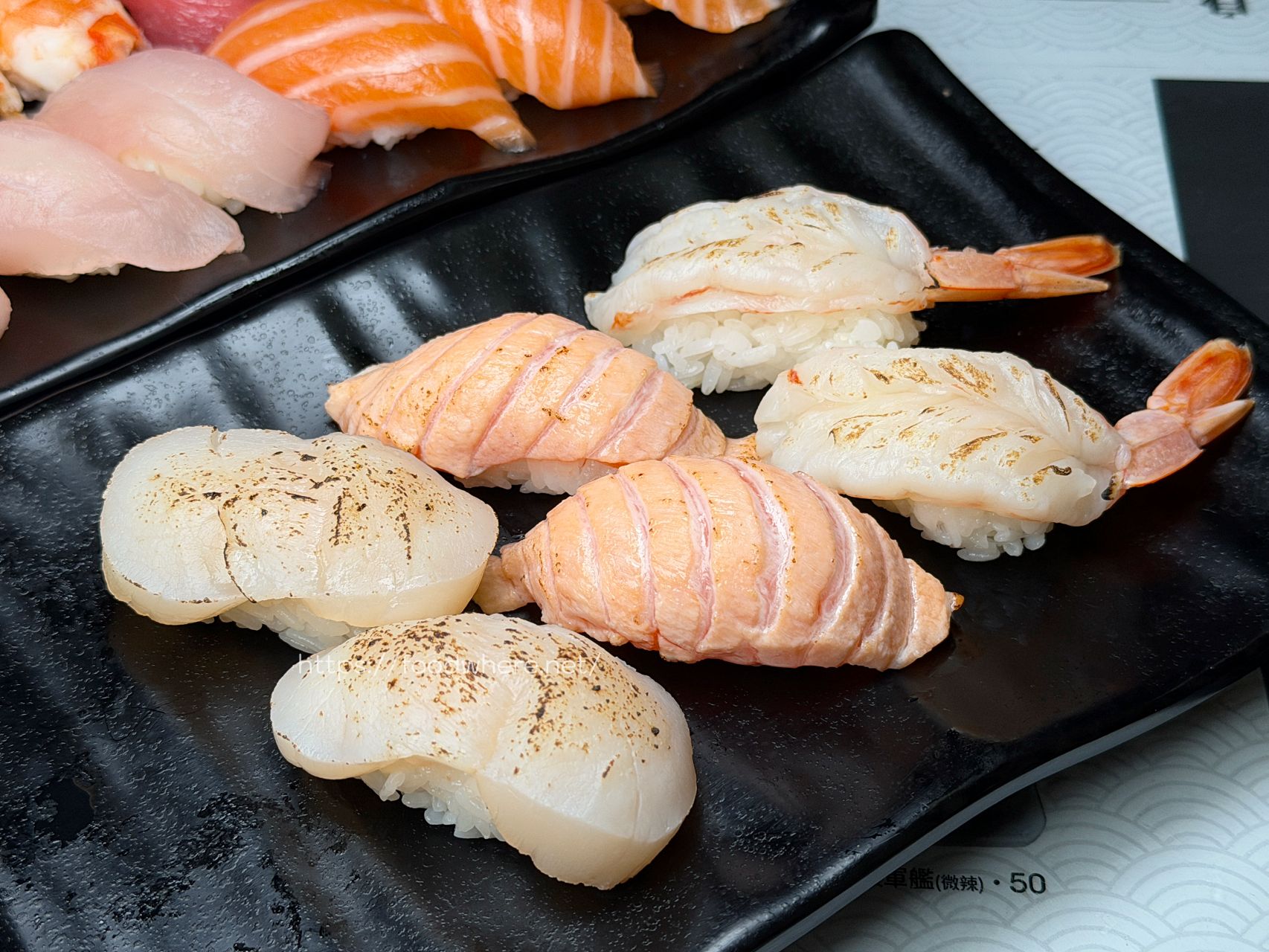 （有菜單）三民區美食推薦《金太郎壽司 》傳承40年的平價日料傳奇 鮭魚親子丼竟然只要250元 @高雄美食底對