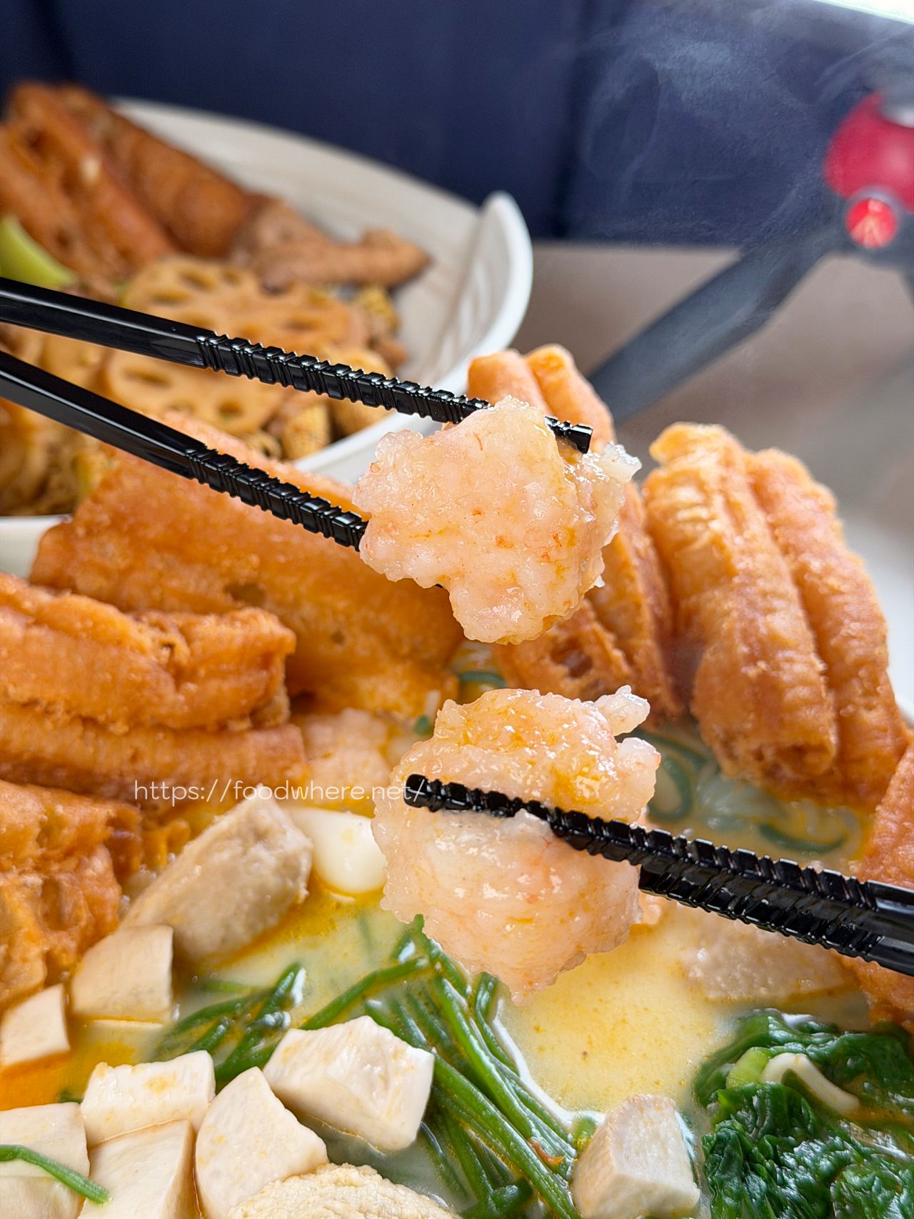 （有放菜單）高雄新堀江美食推薦《拾八辣麻辣燙》質感內用空間與香濃麻奶湯的療癒宵夜首選 @高雄美食底對