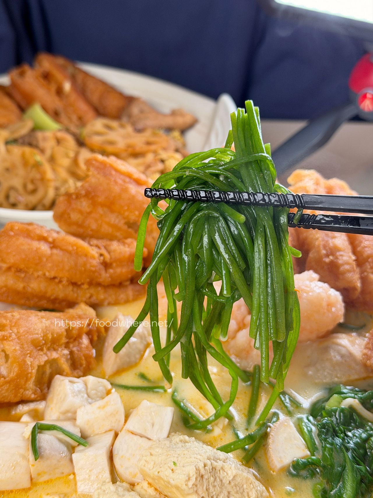 （有放菜單）高雄新堀江美食推薦《拾八辣麻辣燙》質感內用空間與香濃麻奶湯的療癒宵夜首選 @高雄美食底對