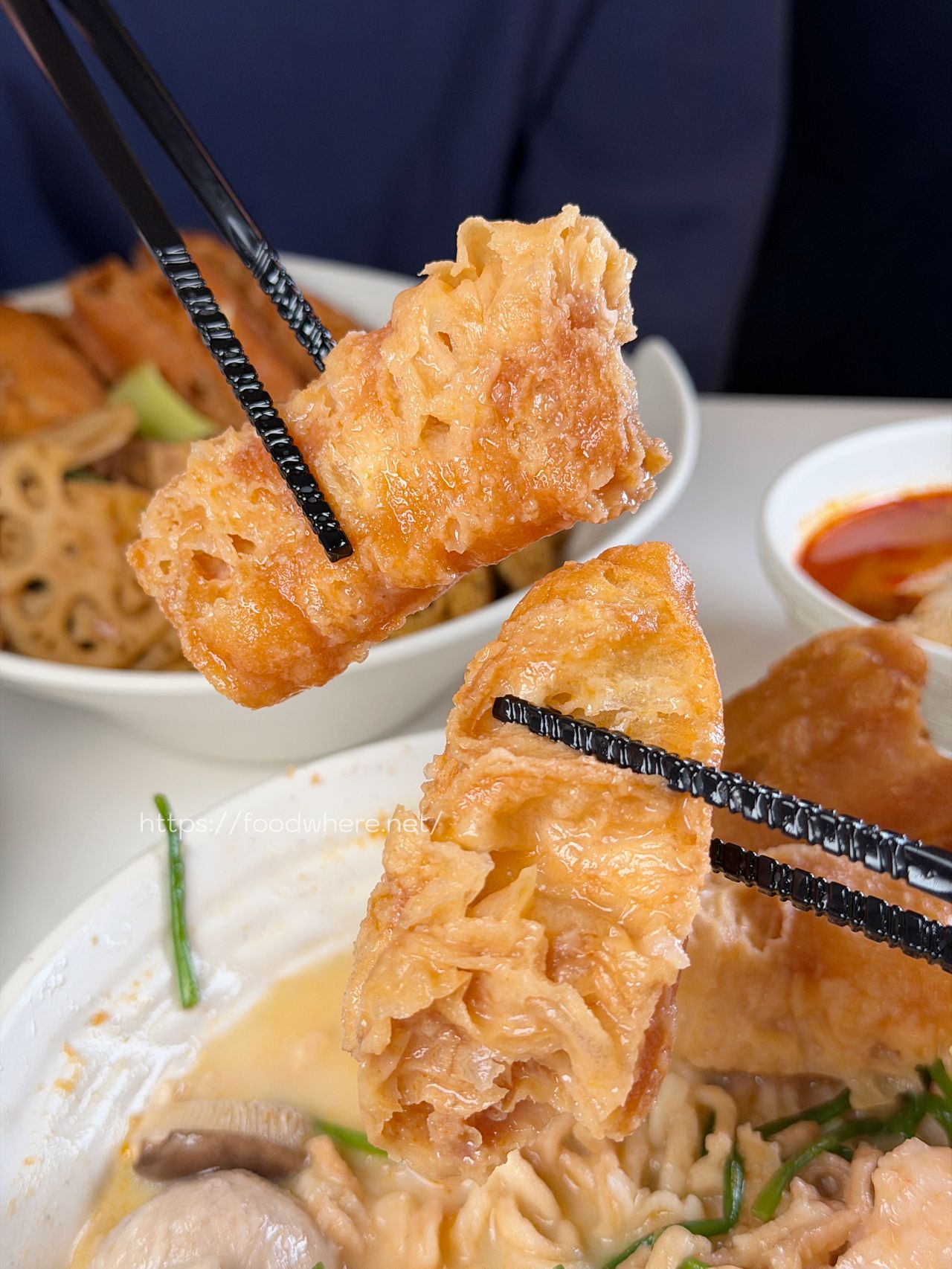 （有放菜單）高雄新堀江美食推薦《拾八辣麻辣燙》質感內用空間與香濃麻奶湯的療癒宵夜首選 @高雄美食底對