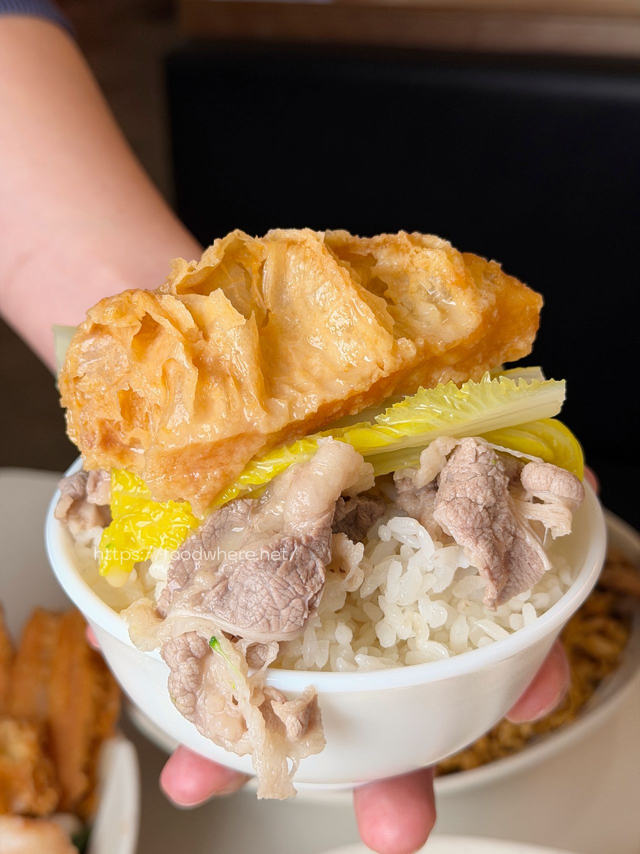 （有放菜單）高雄新堀江美食推薦《拾八辣麻辣燙》質感內用空間與香濃麻奶湯的療癒宵夜首選 @高雄美食底對