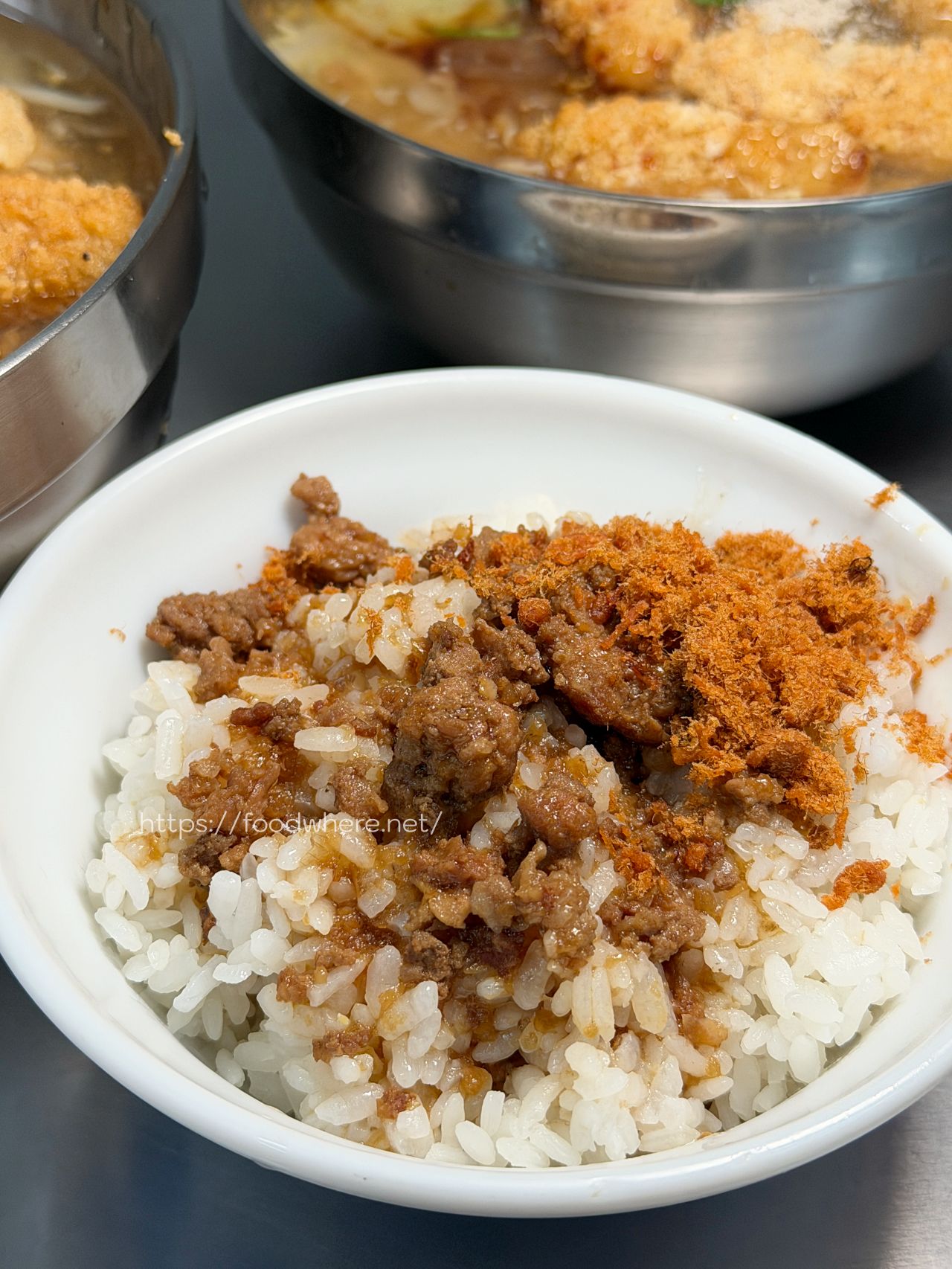 高雄鳳山美食推薦《五甲社區土魠魚羹》鮮甜高麗菜湯底與現炸大塊魚肉 @高雄美食底對